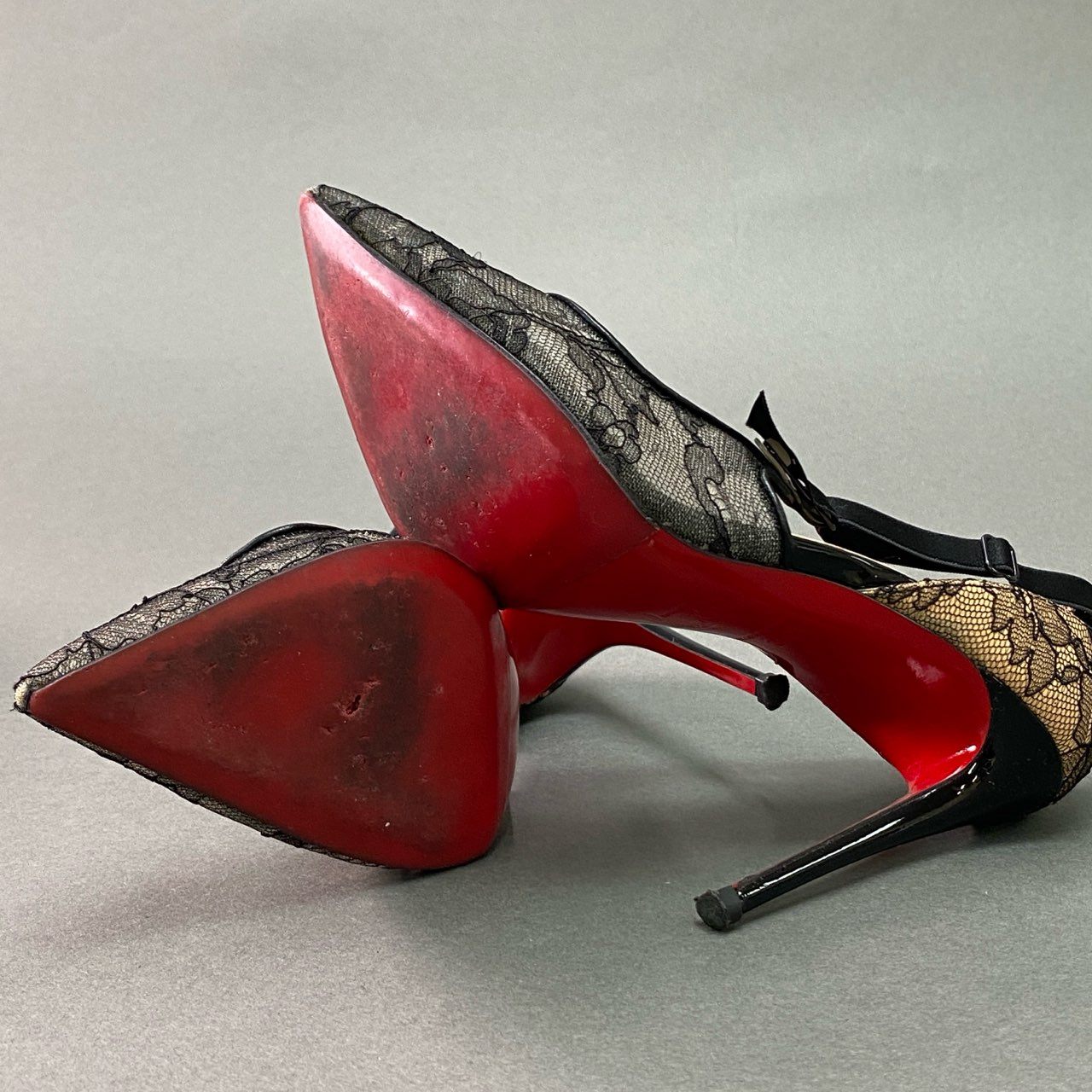 5g8《美品》 Christian Louboutin クリスチャンルブタン HOT JEANBI 100 フラワーレースパンプス 36 1/2 ブラック シューズ 箱付き