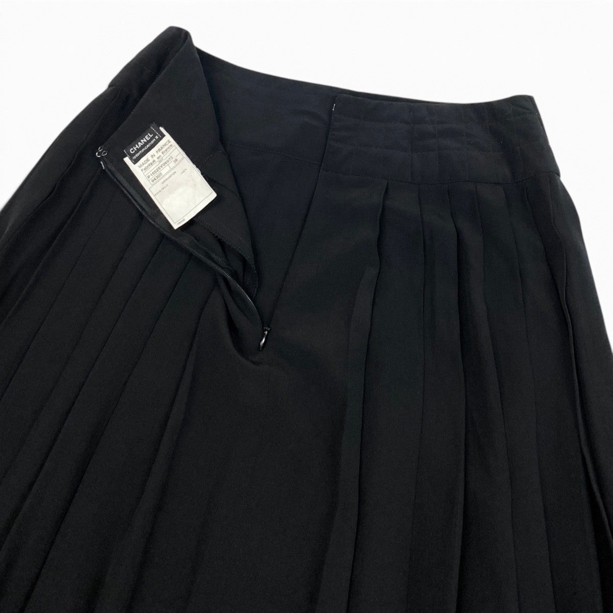 i19 C CHANEL シャネル 2000 ロゴ金具 フレアスカート ギャザー フランス製 P15525V06973 38 ブラック シルク レディースo07t