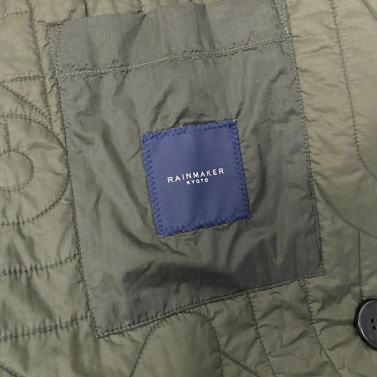 72g4 RAINMAKER レインメーカー 23AW ZEN GARDEN QUILTED PONCHO 中綿 ポンチョ アウター RM232-024 FREE カーキ メンズ 紳士服u02t