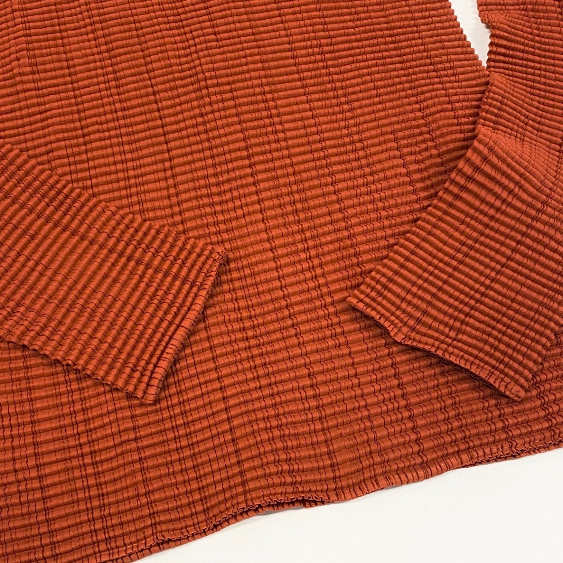 Af6 ISSEY MIYAKE イッセイミヤケ ハイネック プリーツカットソー 長袖 IM93FJ402 サイズ2 テラコッタ系 ポリエステル100％ レディースu02t