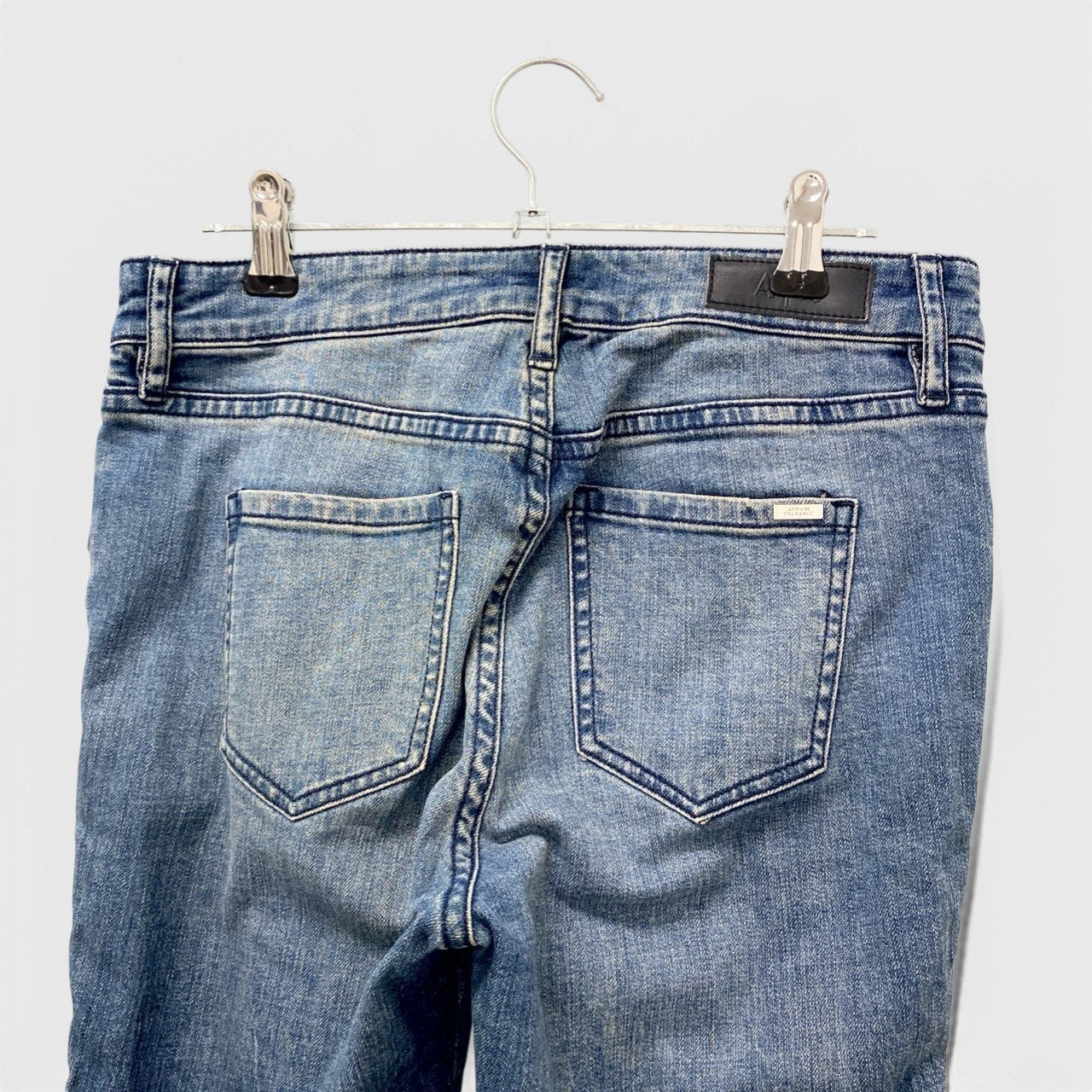 84b17 ARMANI EXCHANGE アルマーニエクスチェンジ クロップドスキニーデニムパンツ カットオフ ジーンズ ボトムス スタッズ 26 インディゴ コットンo07t