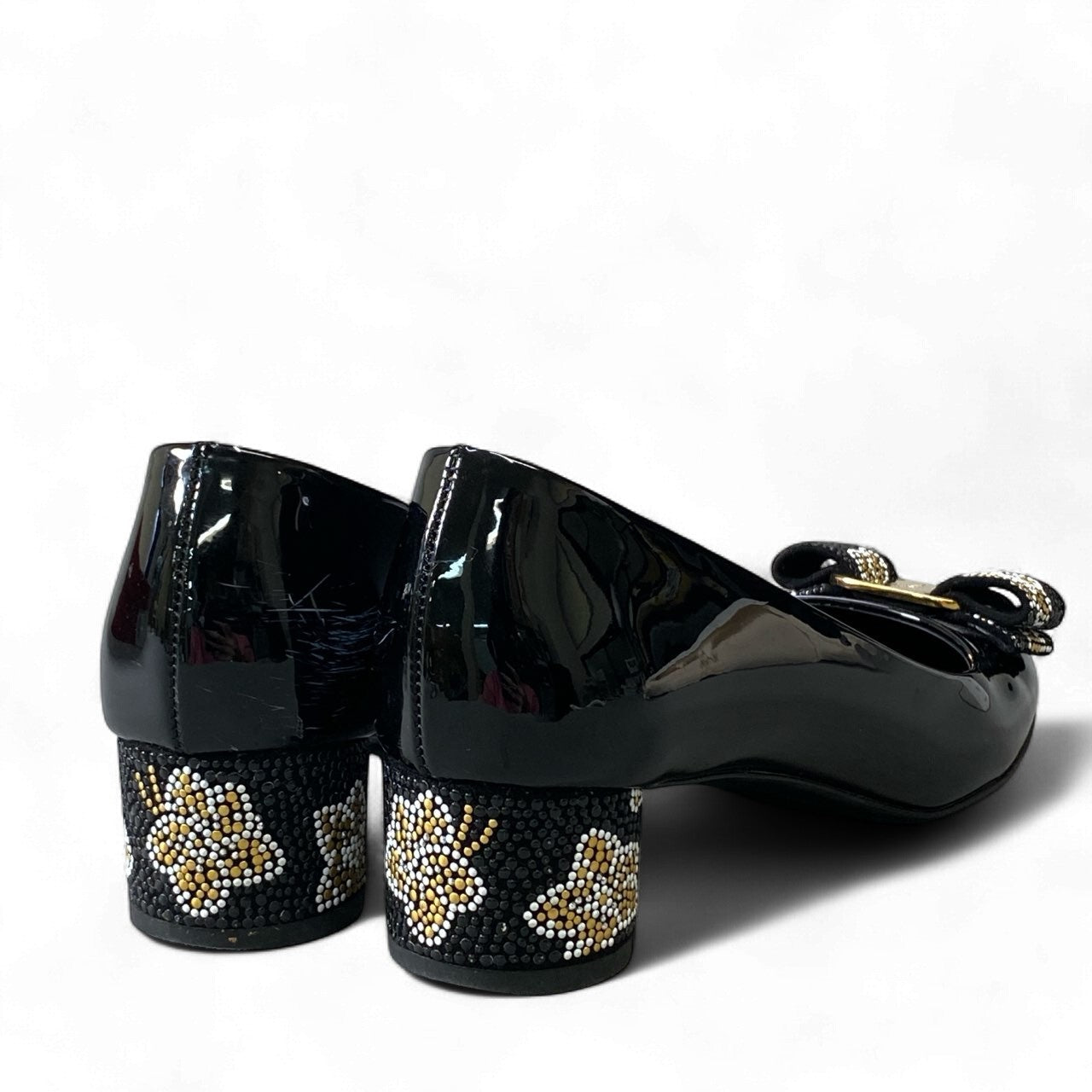 1k18 Salvatore Ferragamo サルヴァトーレフェラガモ ヒールパンプス ローヒール チャンキーヒール ヴァラリボン エナメルレザー ラインストーン装飾 5 1/2 ブラックo07t