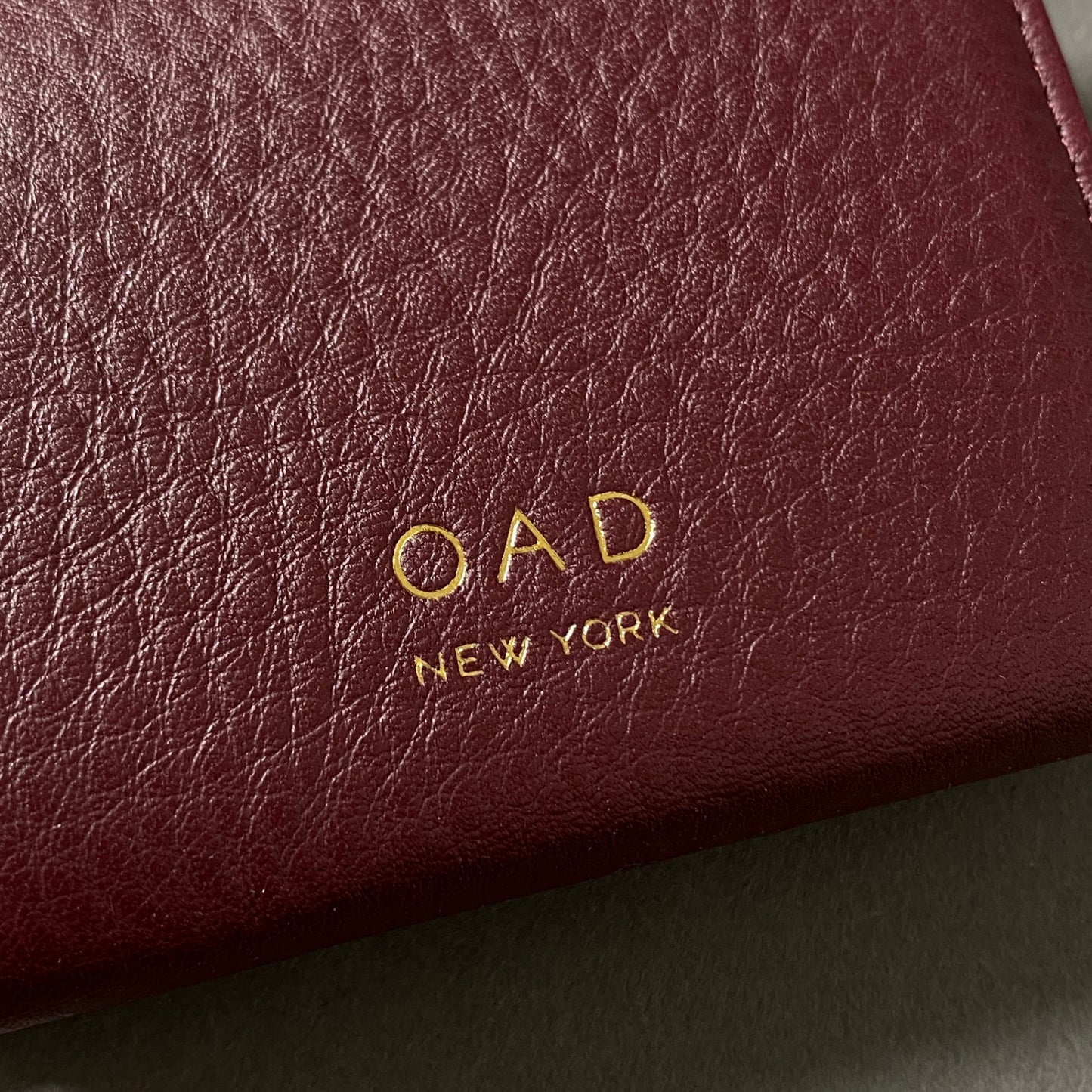 f28-10 《未使用保管品》 OAD NEW YORK オーエーディー ニューヨーク Leather Mini Wallet レザーミニウォレット バーガンディ レザー 三つ折り財布