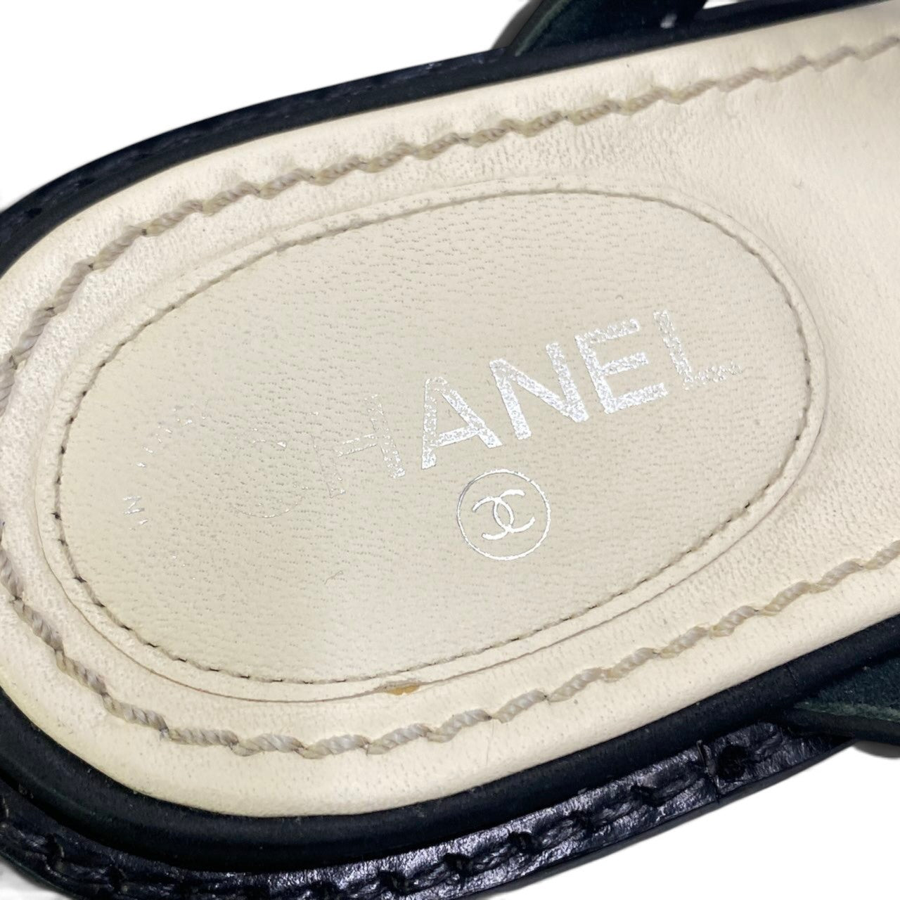 h29 CHANEL シャネル ココマーク パール ビーチサンダル Pearl CC Logo Thong Sandals G34648 size 37 1/2 Black White シューズt18r