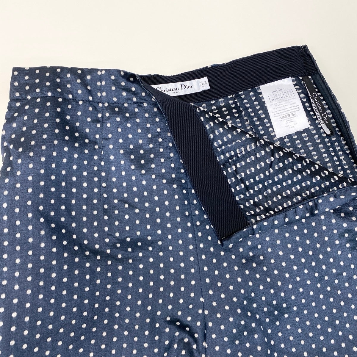 Ih1 【極美品】Christian Dior ショートパンツ ドット柄 イタリア製 141P62A7631 42サイズ ネイビー 画像参照 レディース 女性用k02i