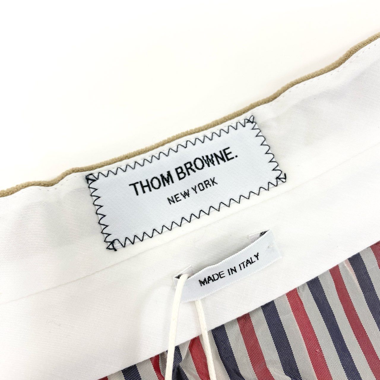 S【新品未使用】THOM BROWNE トムブラウン トリコロールテープ DOG刺繍 コーデュロイ ミニスカート サイズ38 ベージュ レディース 女性用 FGCA20E-E1225 38 ベージュk02i