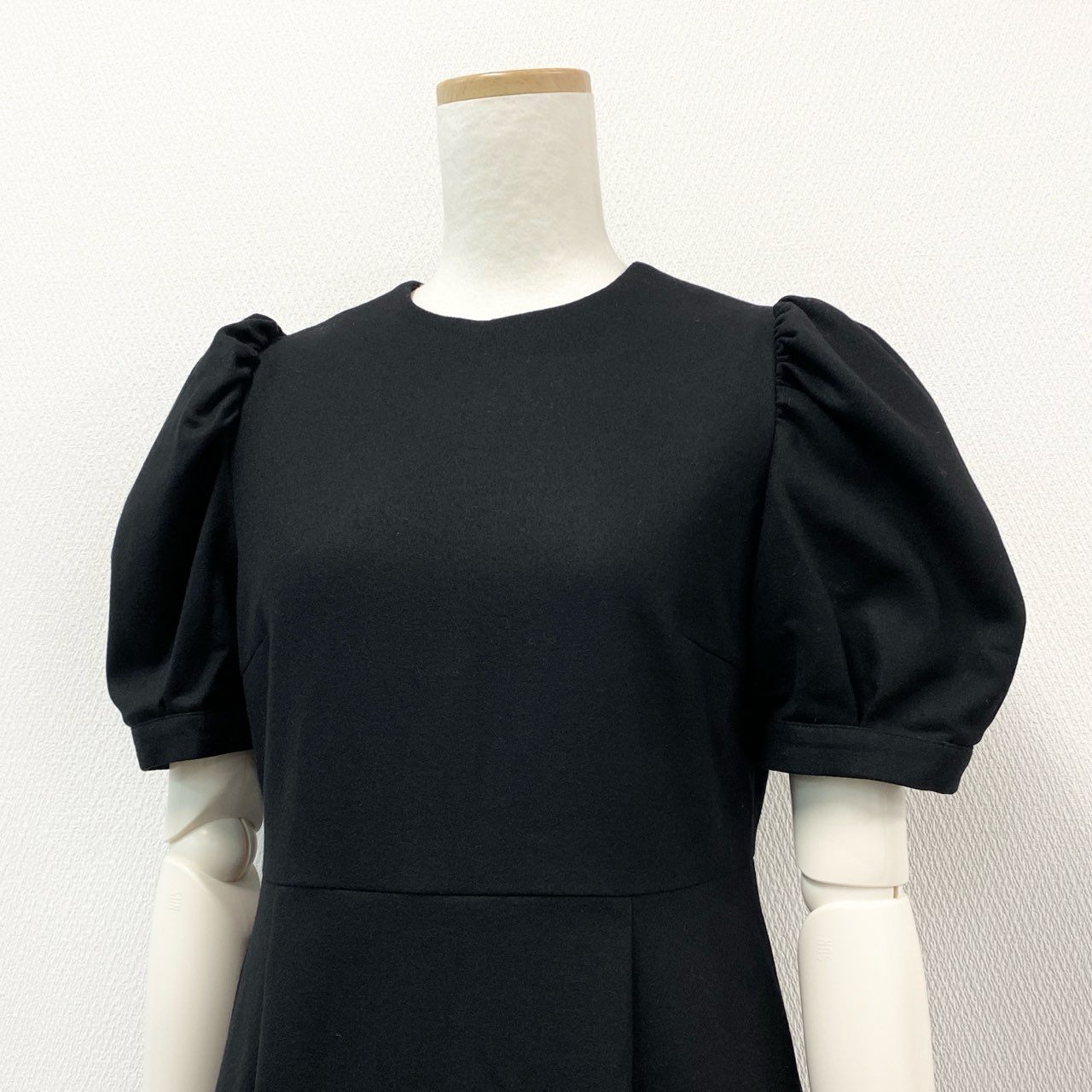 45b27 《美品》 BORDERS at BALCONY ボーダーズアットバルコニー PUFF-SLEEVE MIDI DRESS パフスリーブ ドレス ワンピース サイズ36 ブラック レディース 日本製