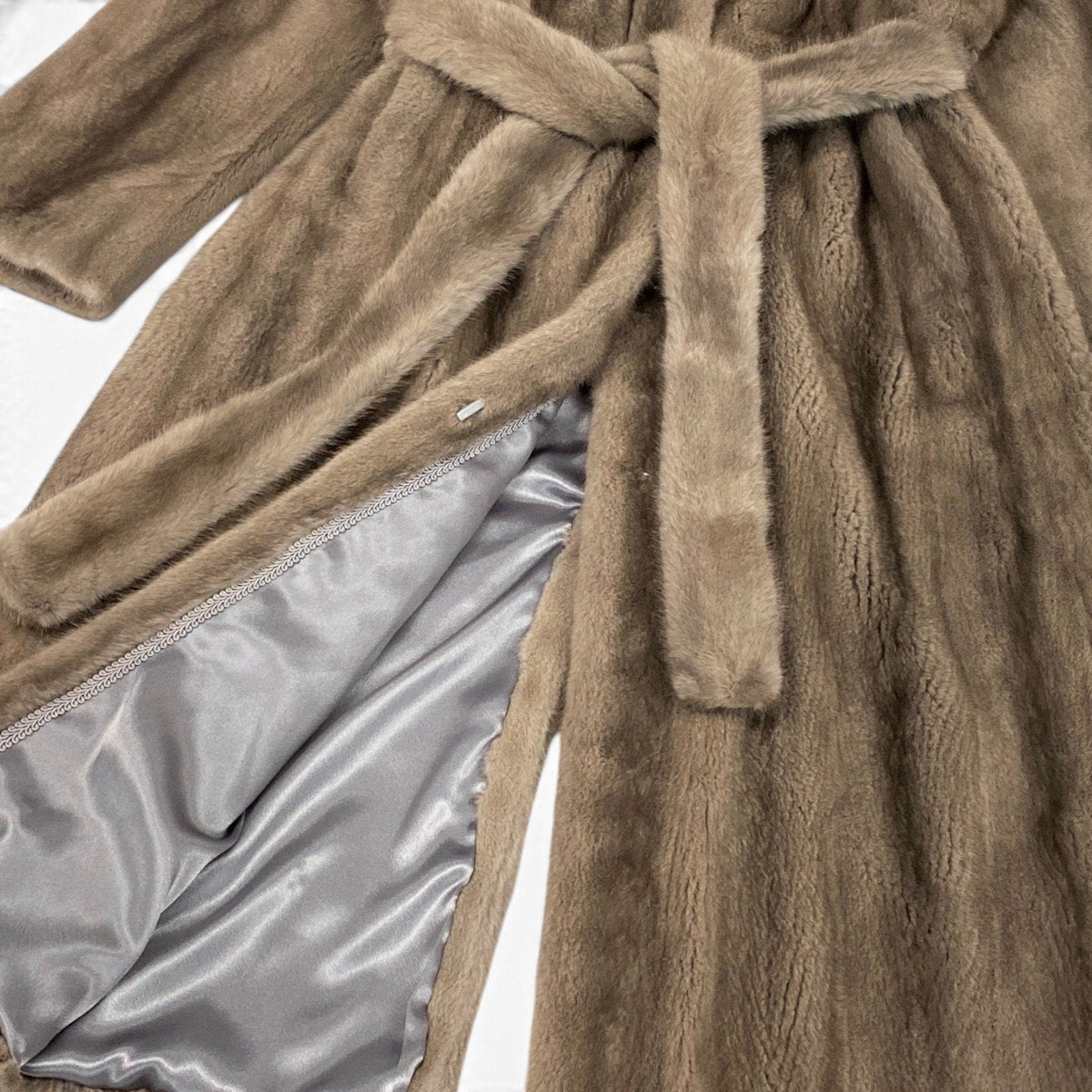 66h13《美品》 KOPENHAGEN FURS コペンハーゲンファー プラチナグレード ブルーアイリスミンク ベルテッドミンクコート 88-98-160 グレー系 ミンクファー フードu02t