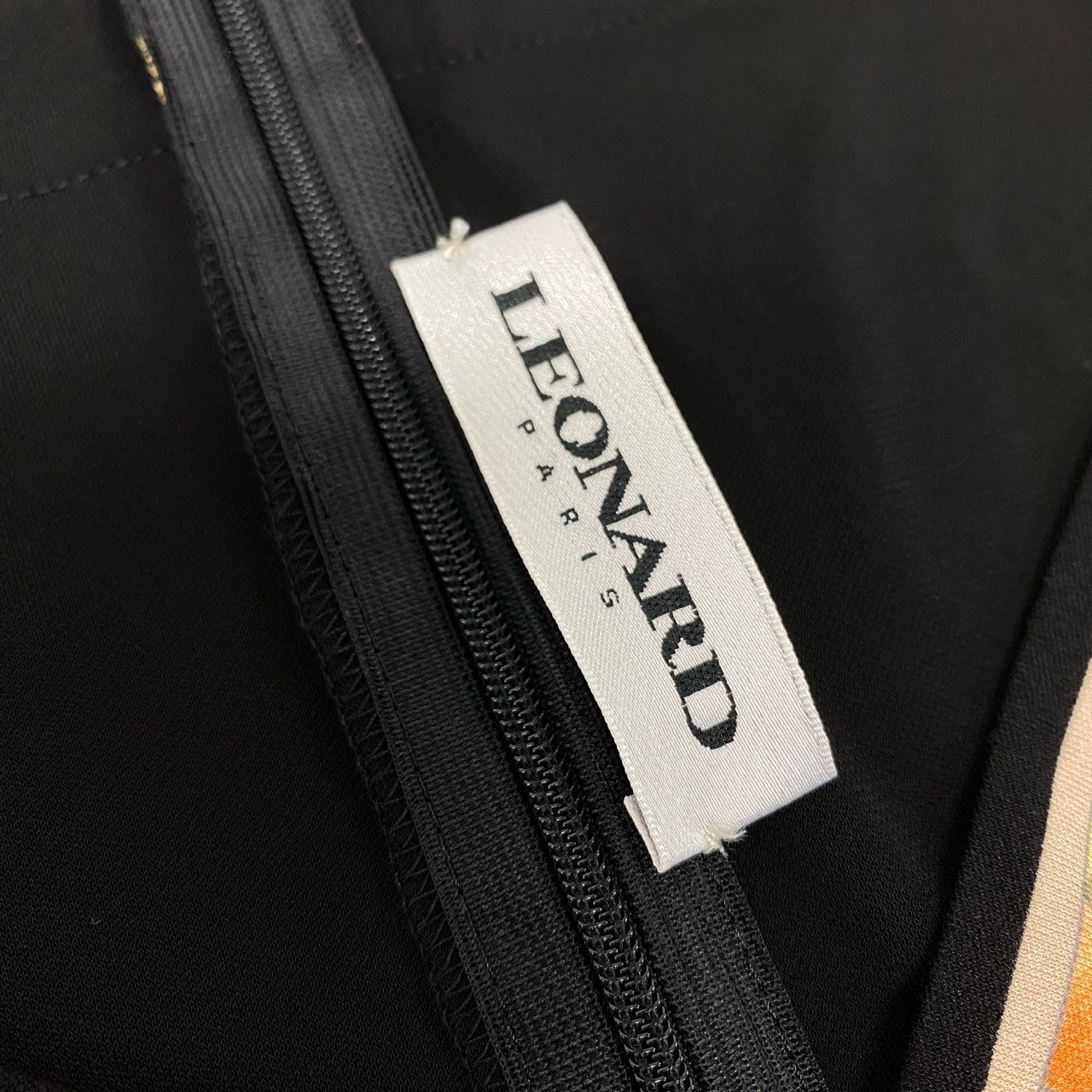 38k16 LEONARD レオナール 五分袖ワンピース フレアワンピース  膝丈 スクエアVネック 42サイズ ブラック レディースu02t