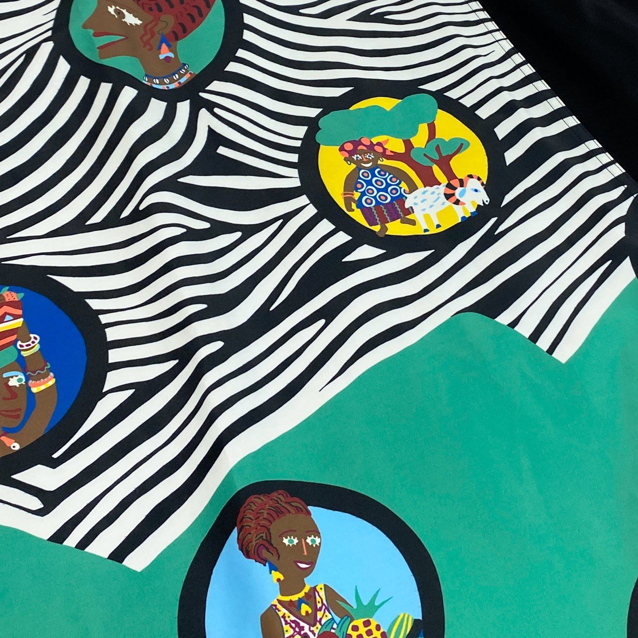 79k21《美品》 TOKUKO 1er VOL トクコプルミエヴォル ノースリーブワンピース ロングワンピース Aライン 5208116441 9 ブラック レディースu02t