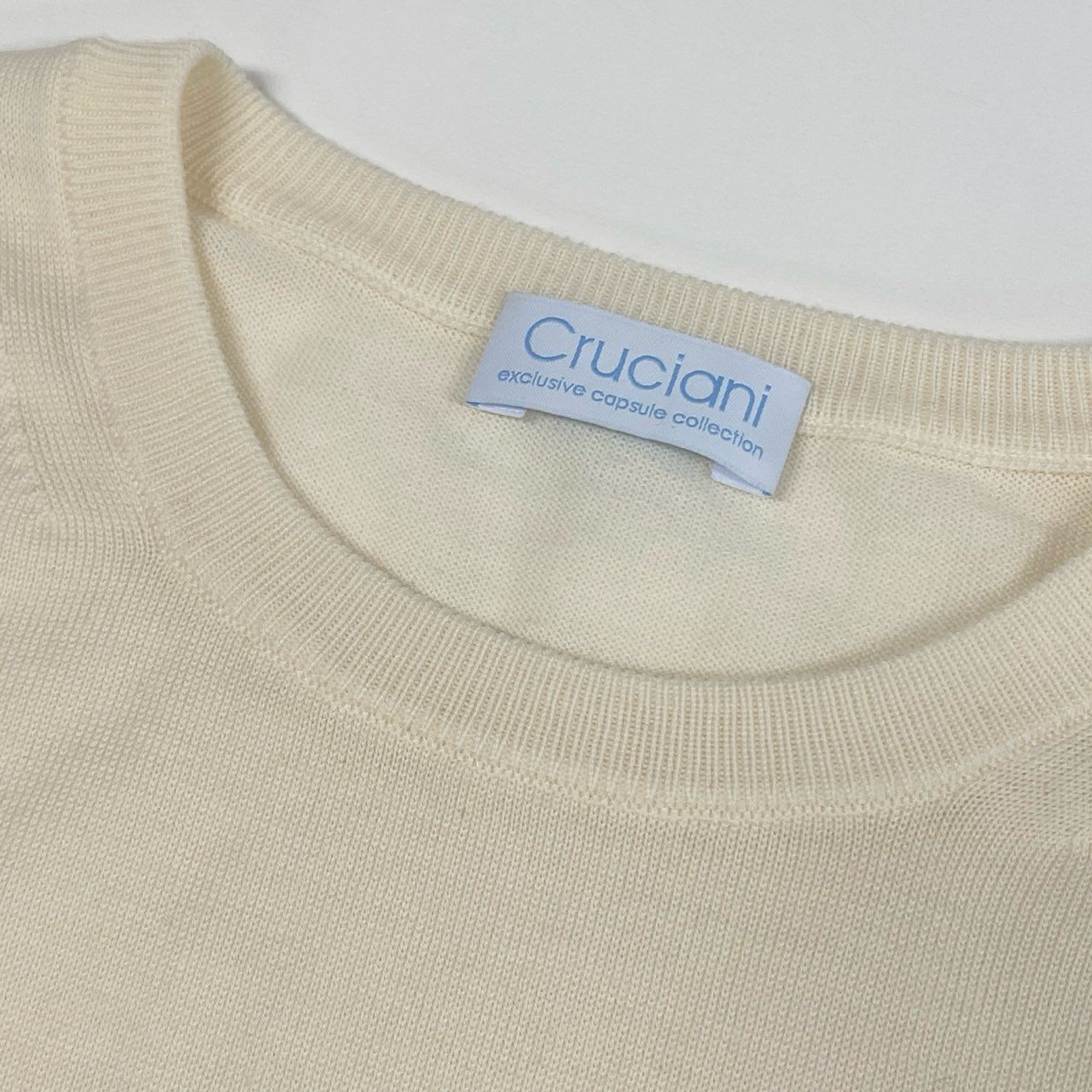 2j27 Cruciani クルチアーニ 半袖ニット ニットセーター クルーネック 薄手 ウール100％ 40サイズ アイボリー レディースu02t