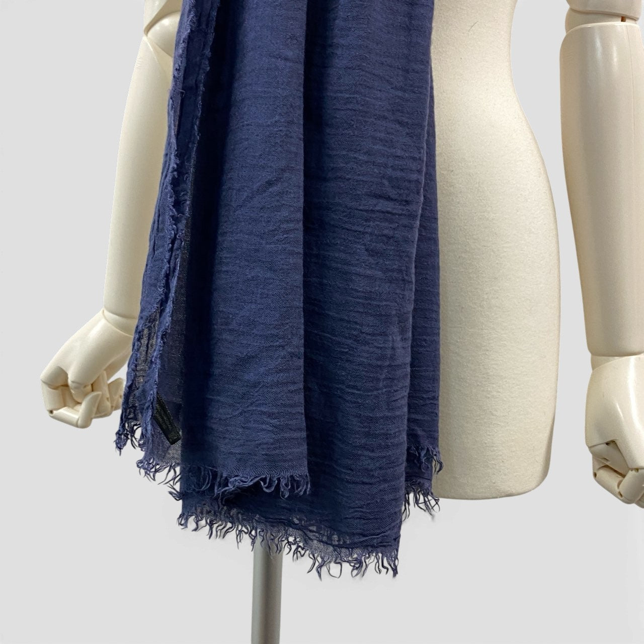 60a10 Faliero Sarti ファリエロ サルティ 大判ストール ストールマフラー モーダル シルク混 ネイビー ユニセックスu02t