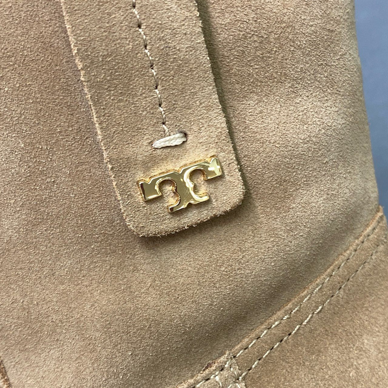 a6 《極美品》 TORY BURCH トリーバーチ WAYLAND SHORT BOOT ムートン ショートブーツ 31158556 7 ベージュ スエードレザー シューズ 靴 箱付き