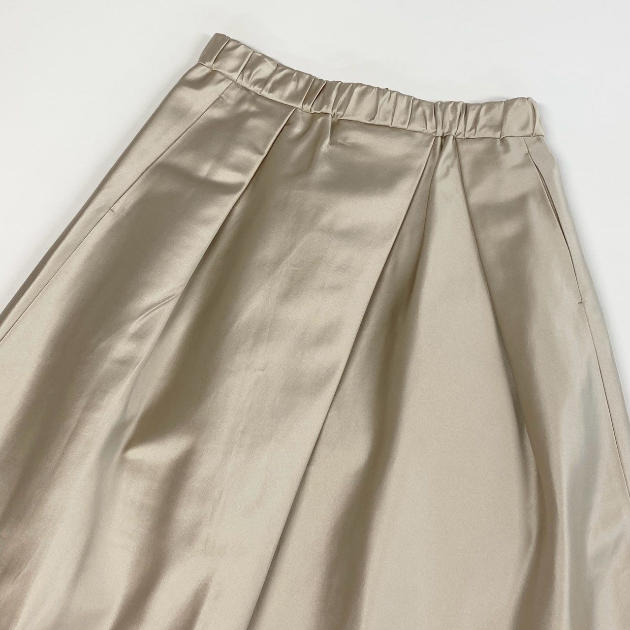 26j24 Drawer ドゥロワー シルクフロントタックスカート フレアスカート シルク 6524-299-1754 36サイズ ベージュ レディースu02t