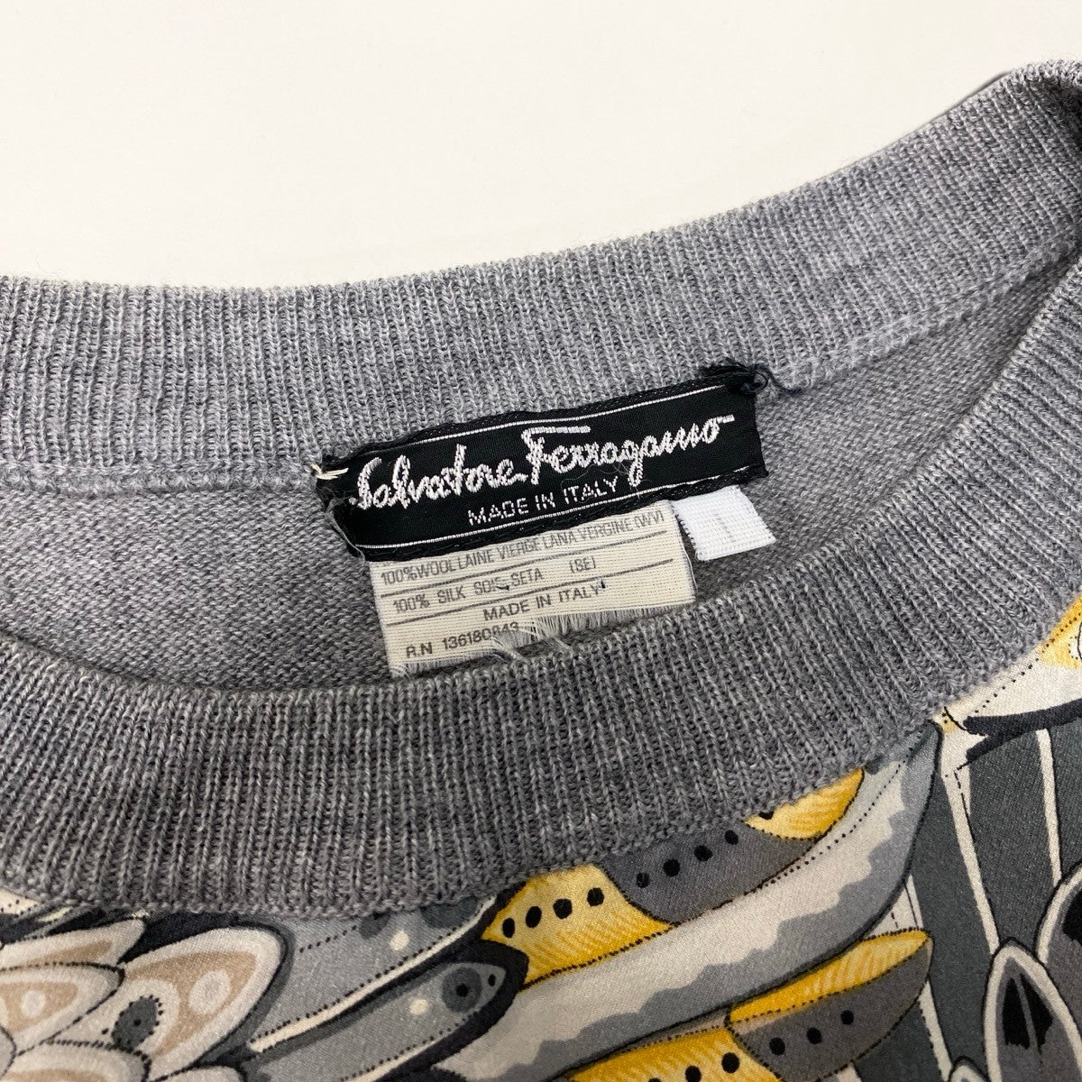 76i2 Salvatore Ferragamo サルヴァトーレフェラガモ ロングスリーブ ニットカットソー 切替ニット 金ボタン サイズ1 グレー ウール シルク レディースo07t