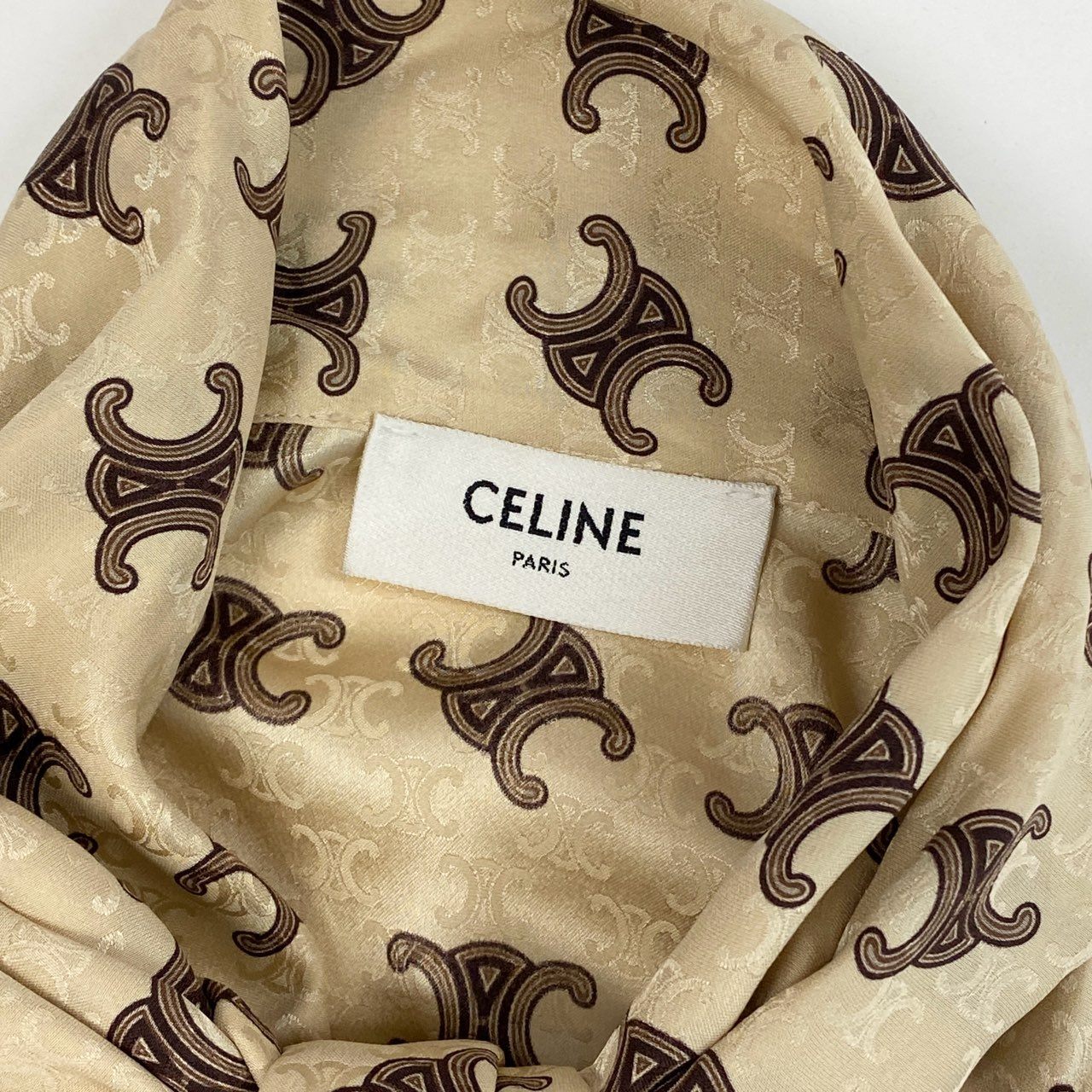 8i22 【未使用品】 CELINE セリーヌ 23SS ラヴァリエール トリオンフ シルクブラウス 2B805812T 36 ベージュ マカダム シャツ タグ付きt18r