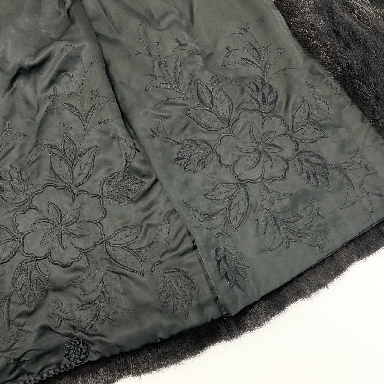 83a14 ダークミンク ミンクコート 超ロングコート 着丈107cm 毛皮コート ブラック系 ミンクファー 裏地花柄刺繍t18r