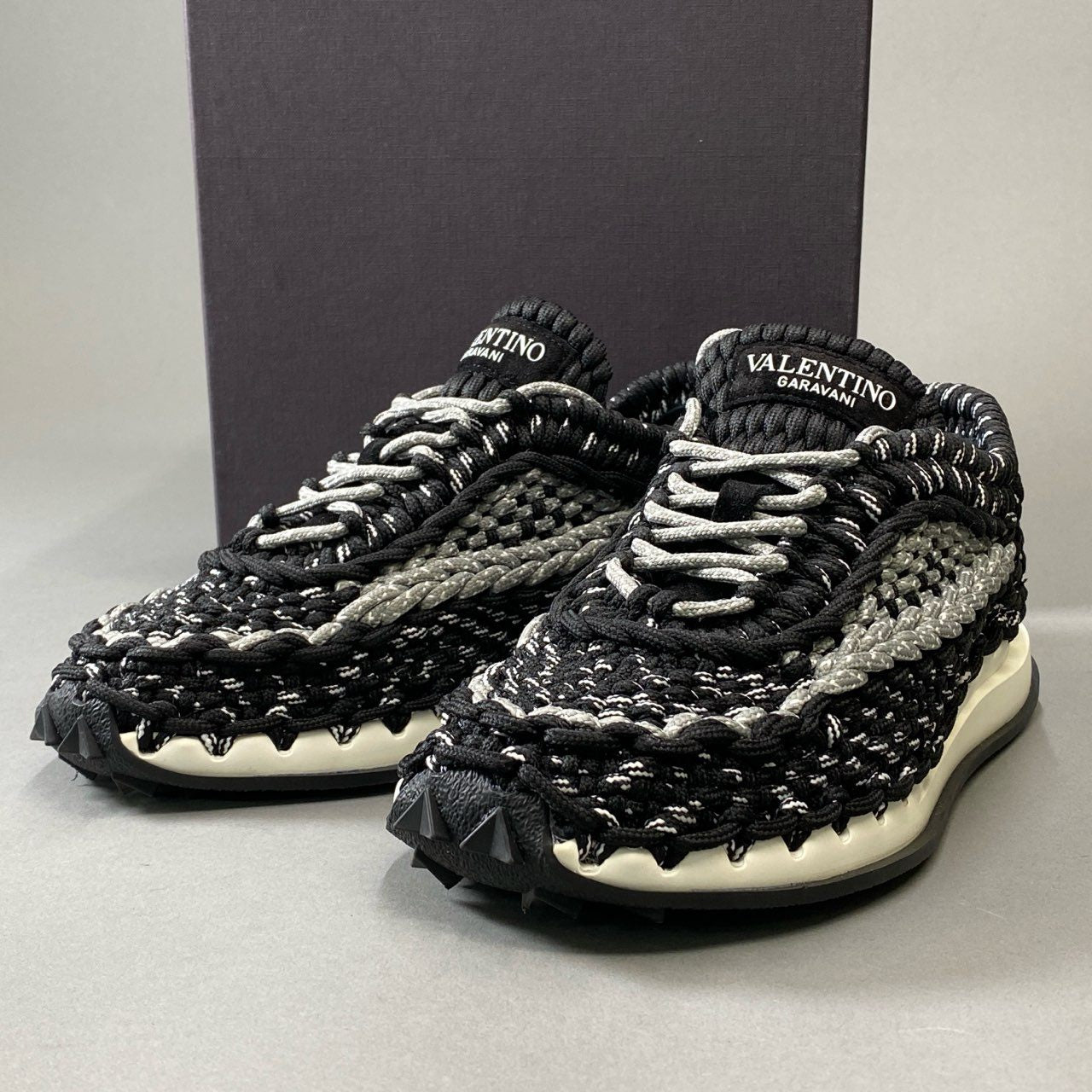 4j3 《極美品》定価￥126.500 VALENTINO ヴァレンティノ クロシェ スニーカー 40 ブラック グレー マクラメ編み ハンドメイド シューズ 箱付きt18r