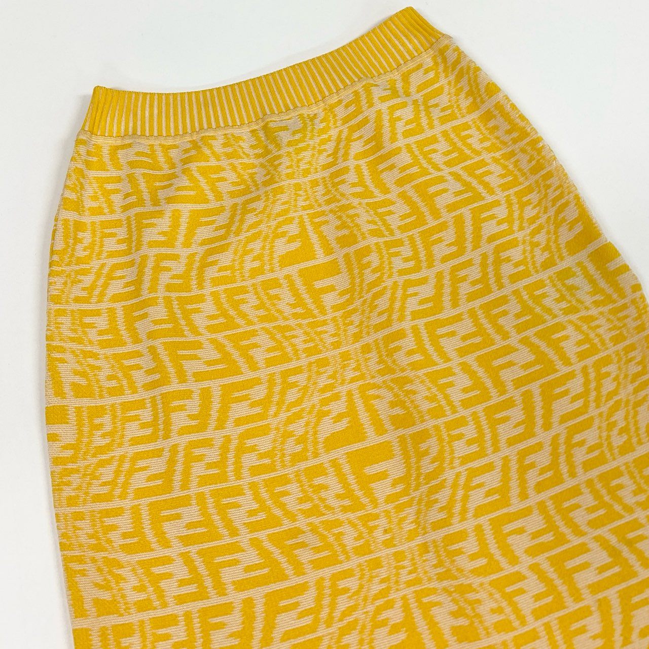 54b7 【美品】FENDI フェンディ 2021 ズッカ柄 ニットスカート FF Logo Pencil Skirt 38サイズ イエロー レディース 女性用ta1