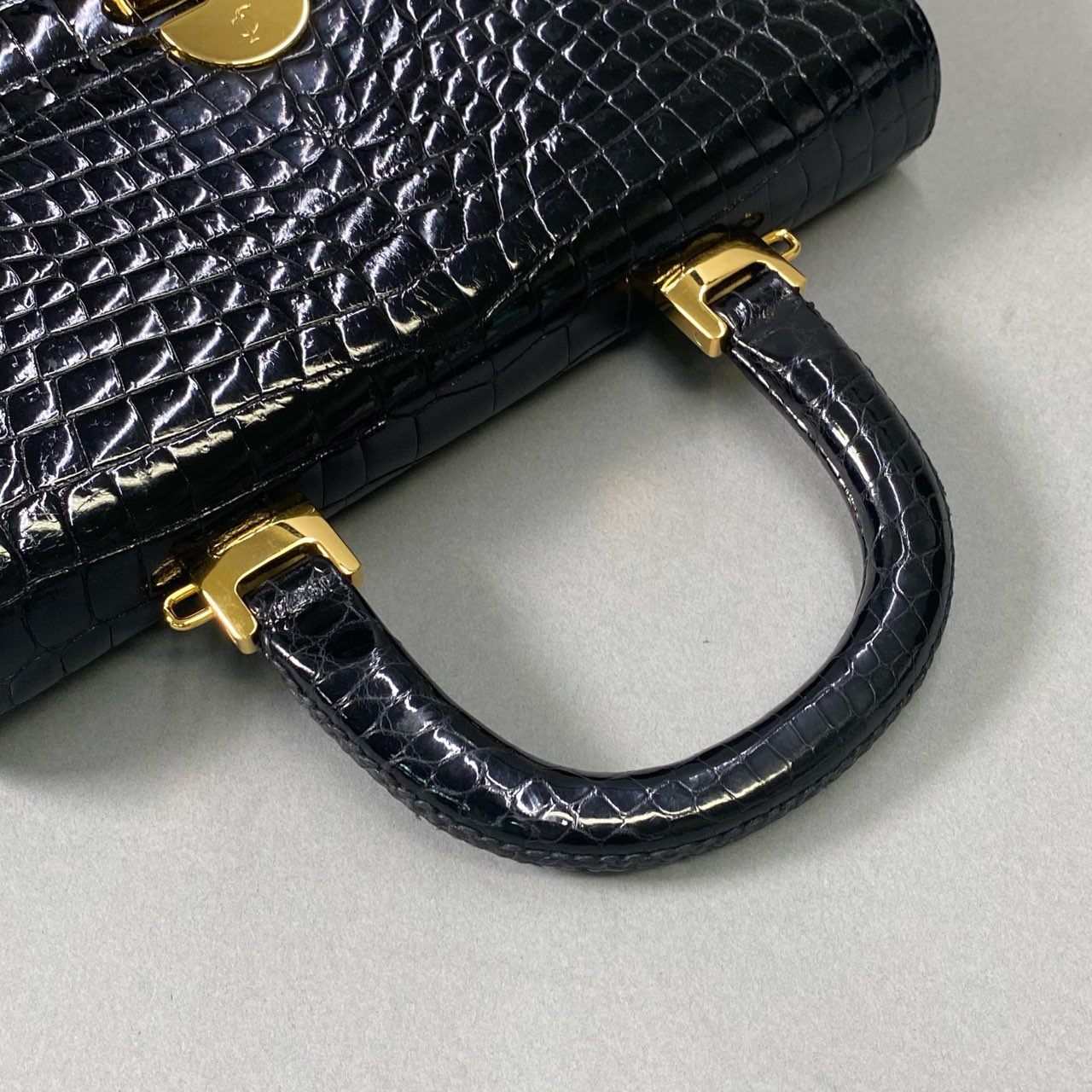 Bi18 Jean Claude ジャンクロード シャイニングクロコ ハンドバッグ センター取り ブラック 本クロコ 最高級品 イタリア製 ワニ革t18r