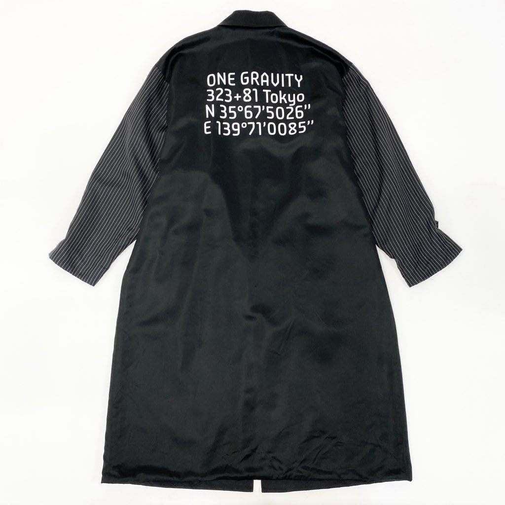 22l28 【美品】ONE GRAVITY ワングラビティ サテンオーバーコート ロングコート リバーシブル 21-234-01-010113 Mサイズ ブラック メンズo07t