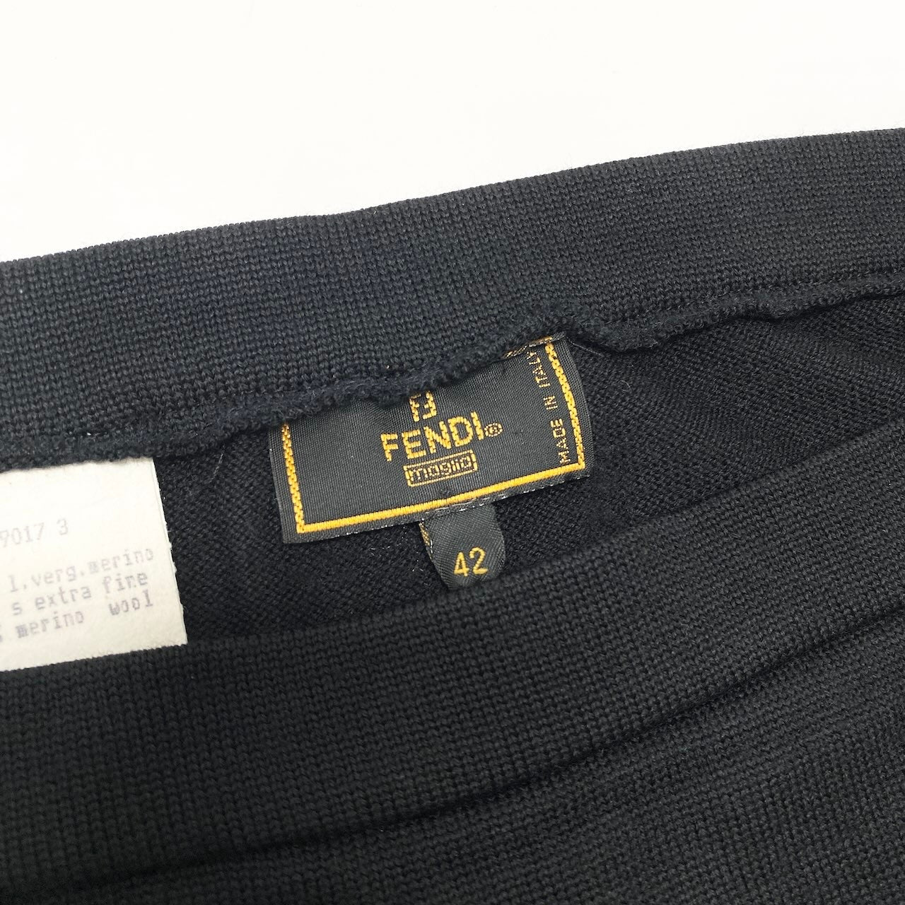 Id23 【未使用タグ付】 FENDI フェンディ ロゴプリント ニットスカート 膝丈スカート イタリア製 サイズ42 ブラック ウール100％ レディース 女性用u02t