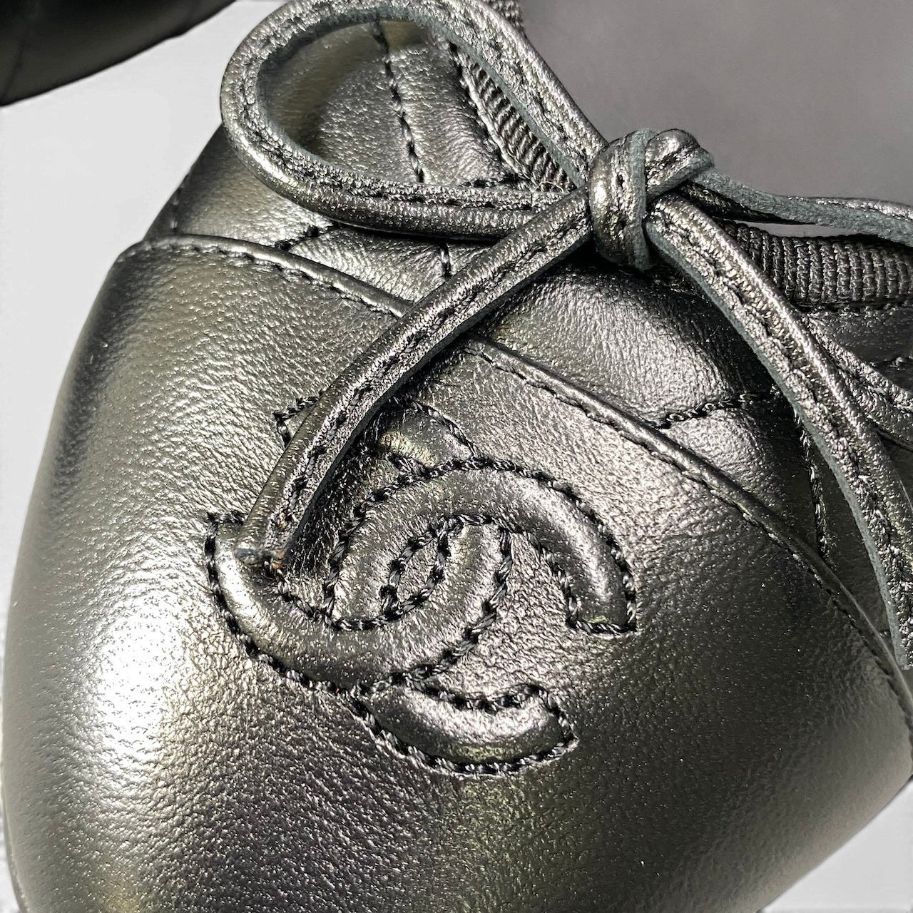 e18 CHANEL シャネル バレリーナ エイジドカーフスキン マトラッセ CCロゴ レザー フラットシューズ イタリア製 レディース 女性用 G26250 41 ブラックu02t