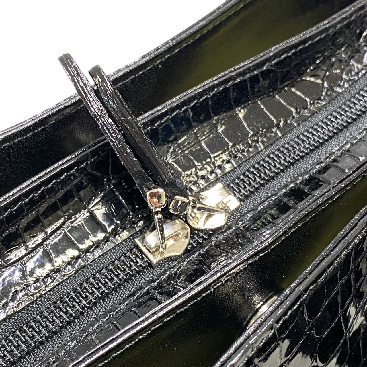 gk16《極美品》 sanpo サンポー JRA認定 シャイニングクロコ ハンドバッグ ブラック Crocodile Leather ワニ革 ワンショルダー センター取り エキゾチックt18r