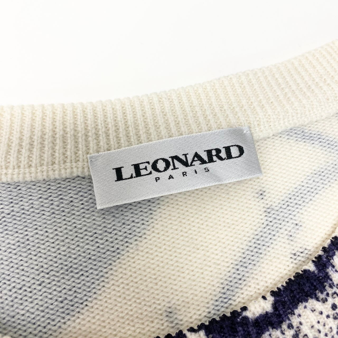 35d12 LEONARD PARIS レオナール ロングスリーブ ニットセーター ウールニット 花柄モチーフ イタリア製 サイズL パープル オフホワイト ウール100％ レディース 女性用u02t