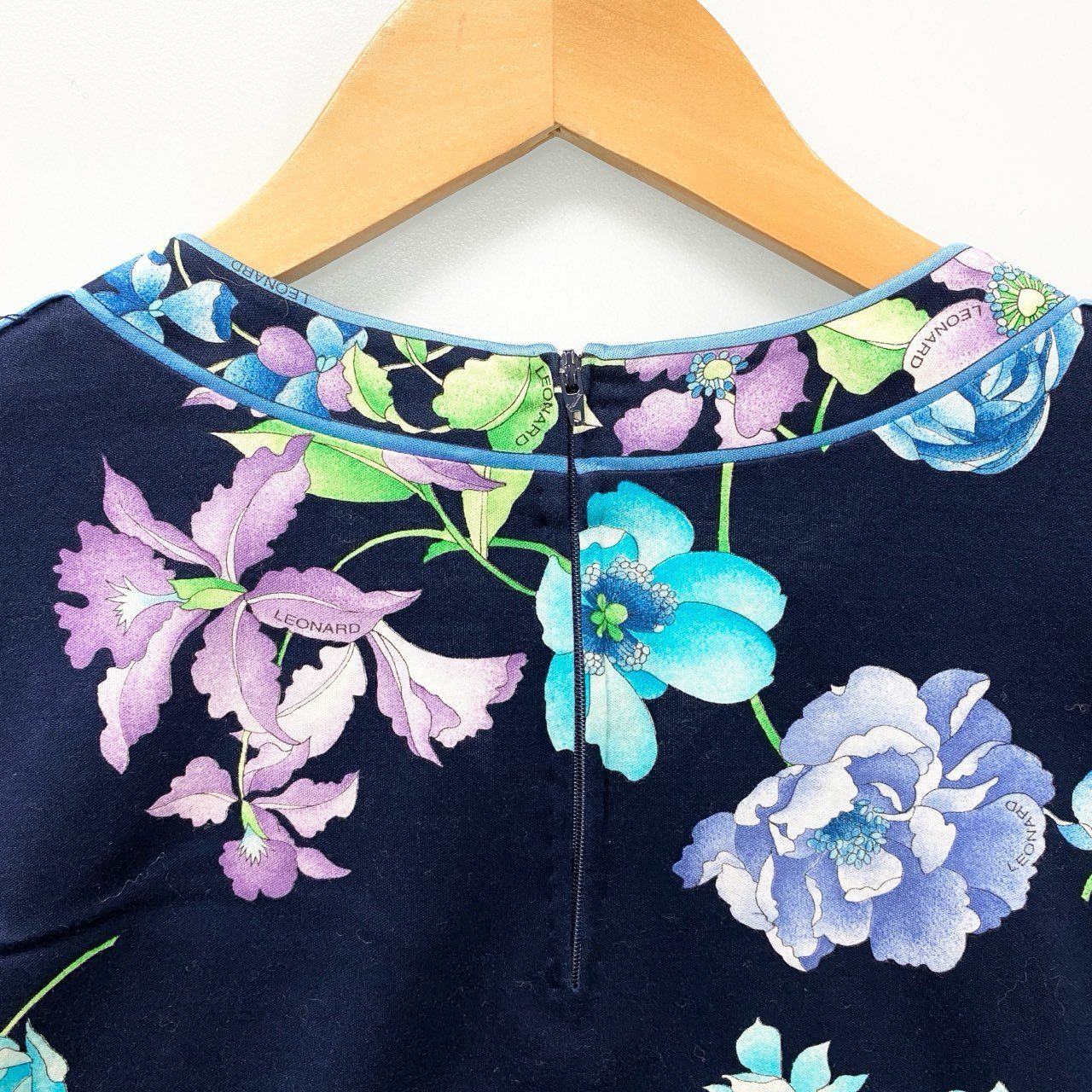 9c20 LEONARD レオナール 美しい花柄プリント 半袖カットソー Tシャツ トップス LL ネイビー コットン レディースu02t