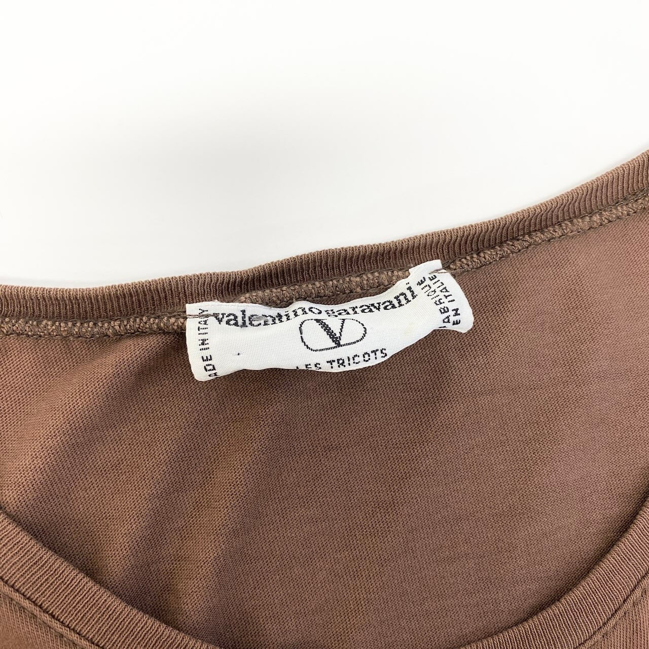 60d28 valentino garavani ヴァレンティノガラヴァーニ スタッズロゴ カットソー 半袖Tシャツ クルーネック トップス  ブラウン メンズ 紳士服u02t