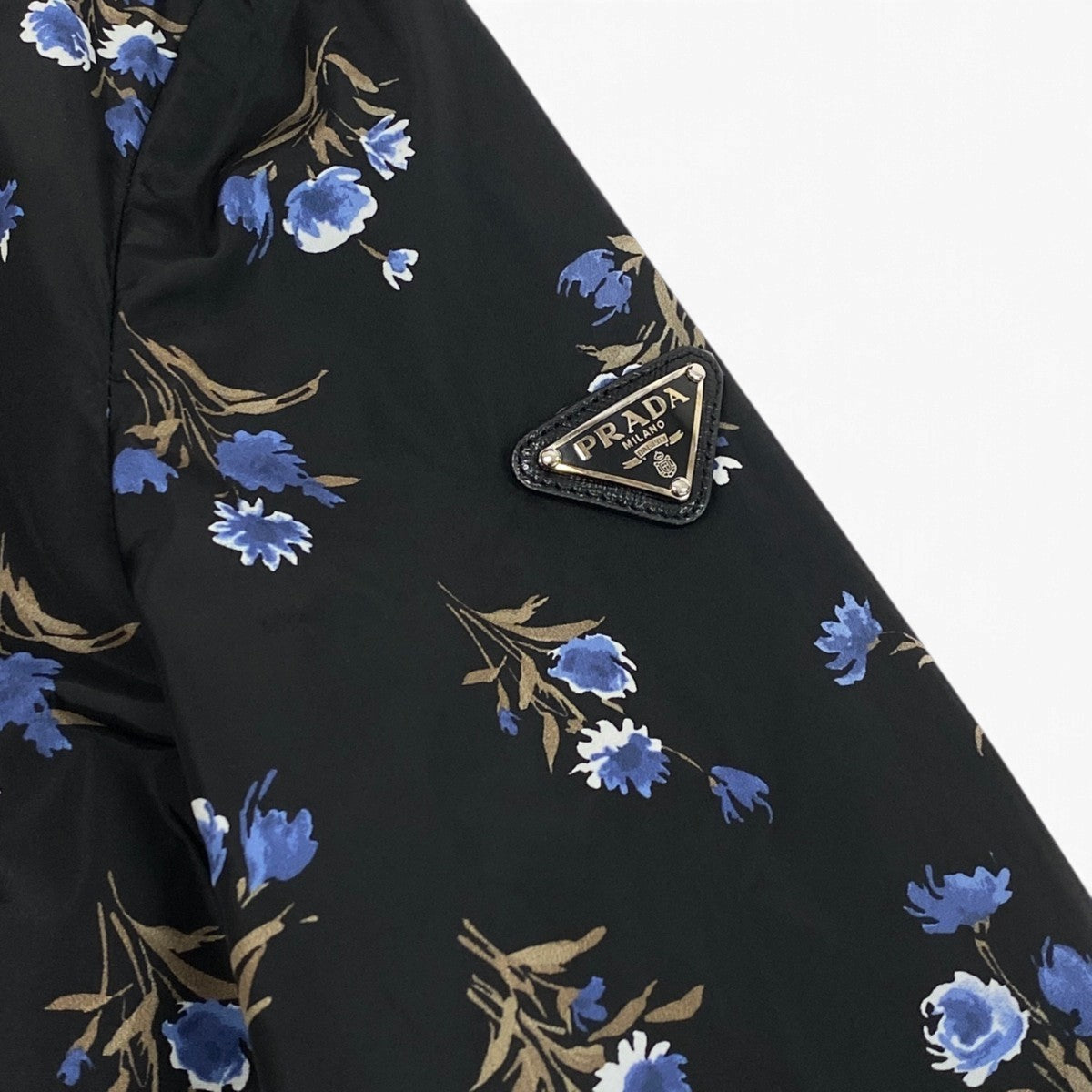 Ej15 【美品】 PRADA プラダ 三角ロゴ 花柄 ナイロンジャケット パーカー 29Z597 サイズ36 ブラック ナイロン100％ レディースo07t