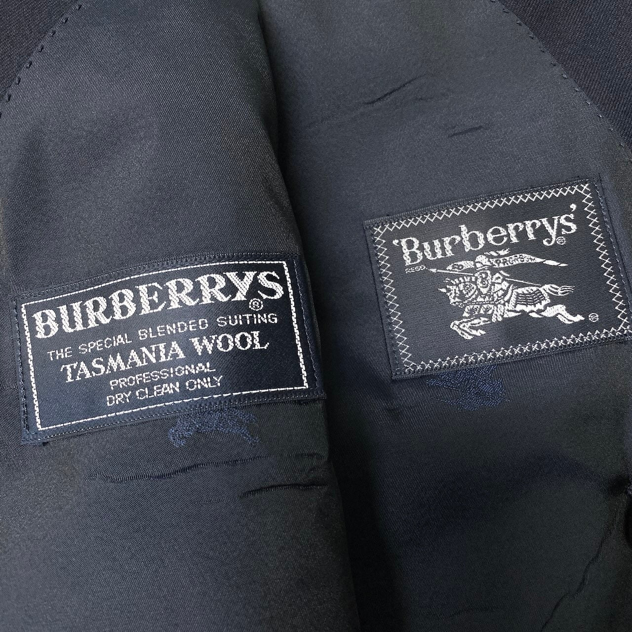 82c27 Burberrys バーバリーズ セットアップスーツ フォーマル ブレザー 紺ブレ 刻印ボタン タスマニアウール メンズ 男性用 WM321-400-29 90-78-165A4 ネイビーo07t