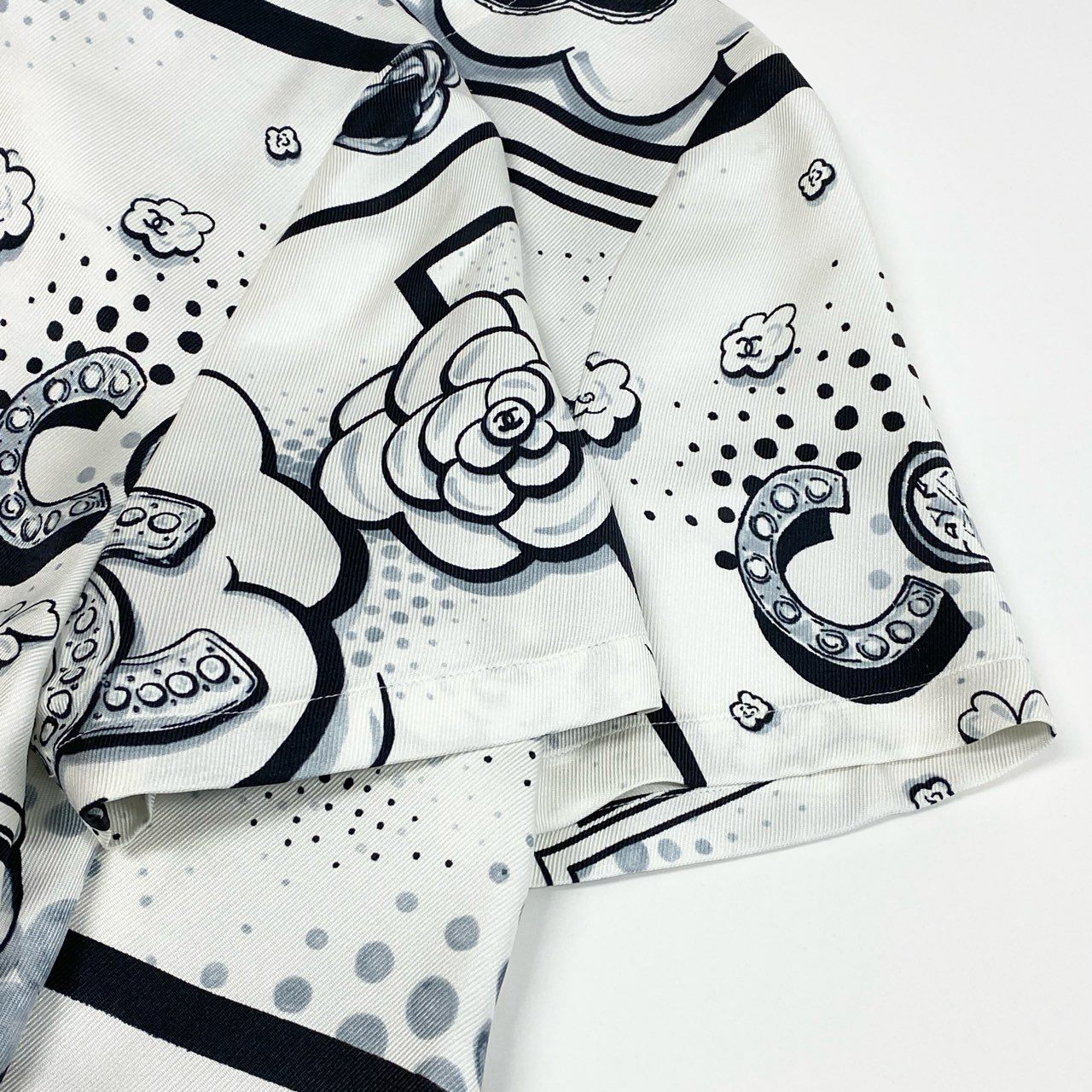 b23 CHANEL シャネル P80342 2025SS CCロゴ 半袖シルクブラウス 半袖トップス サイズ38 オフホワイト系 レディース Tシャツta1