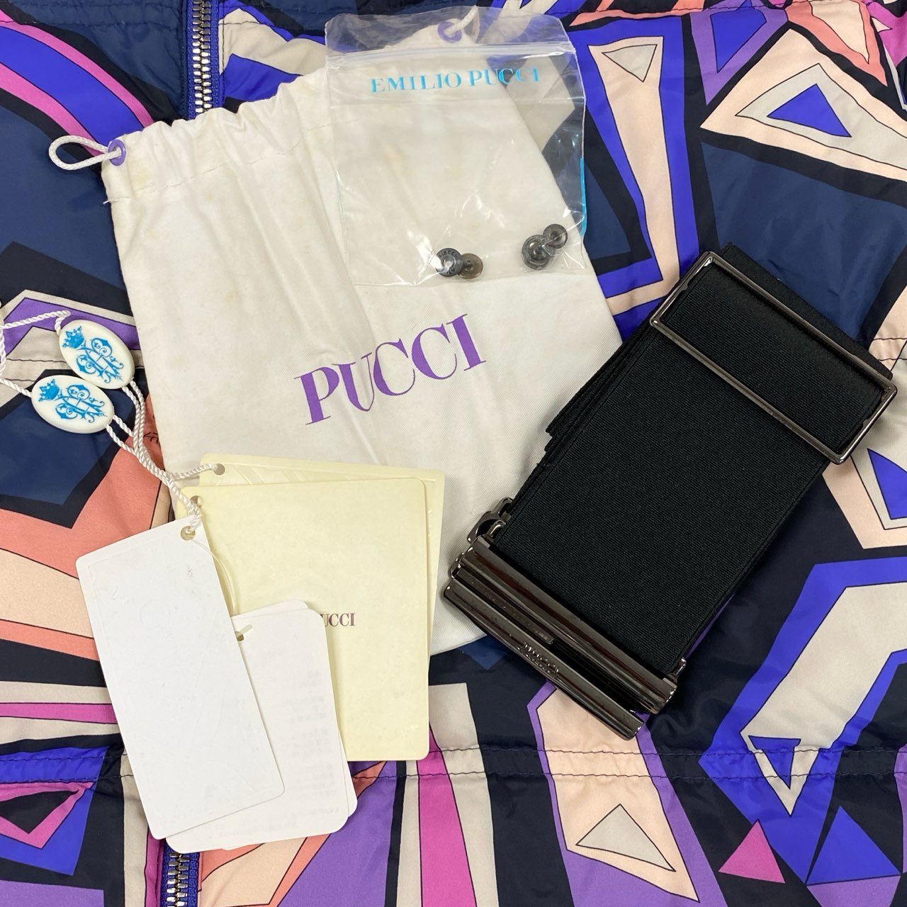 8L5 EMILIO PUCCI エミリオプッチ ダウンコート ダウンジャケット フード取り外し可 アウター イタリア製 96YA03 42サイズ マルチカラー レディースu02t