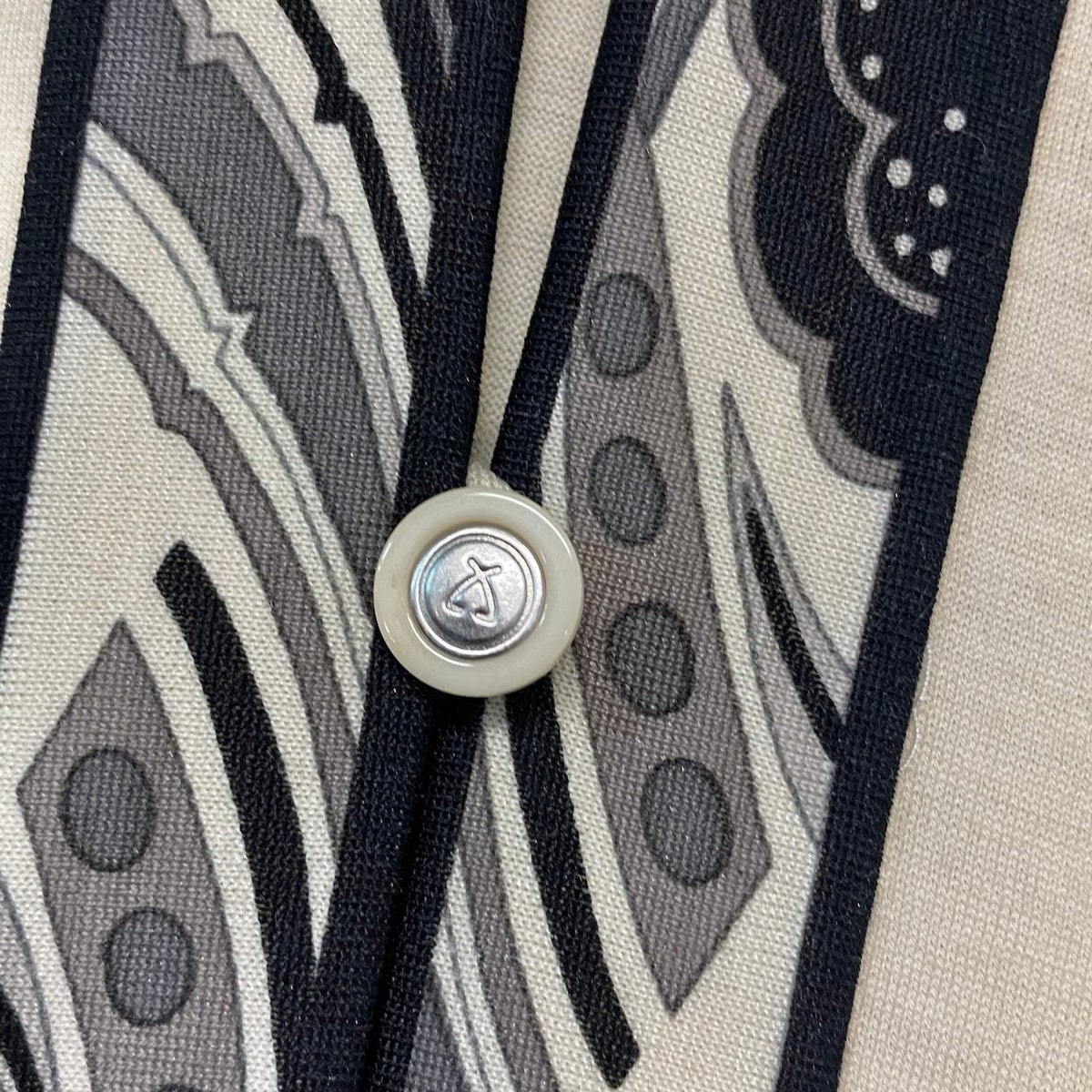 67i14 LEONARD レオナール 長袖カーディガン シルクブレンド ウール トップス 花柄 ニットカーディガン 0349975 38 アイボリー レディース 女性用u02t