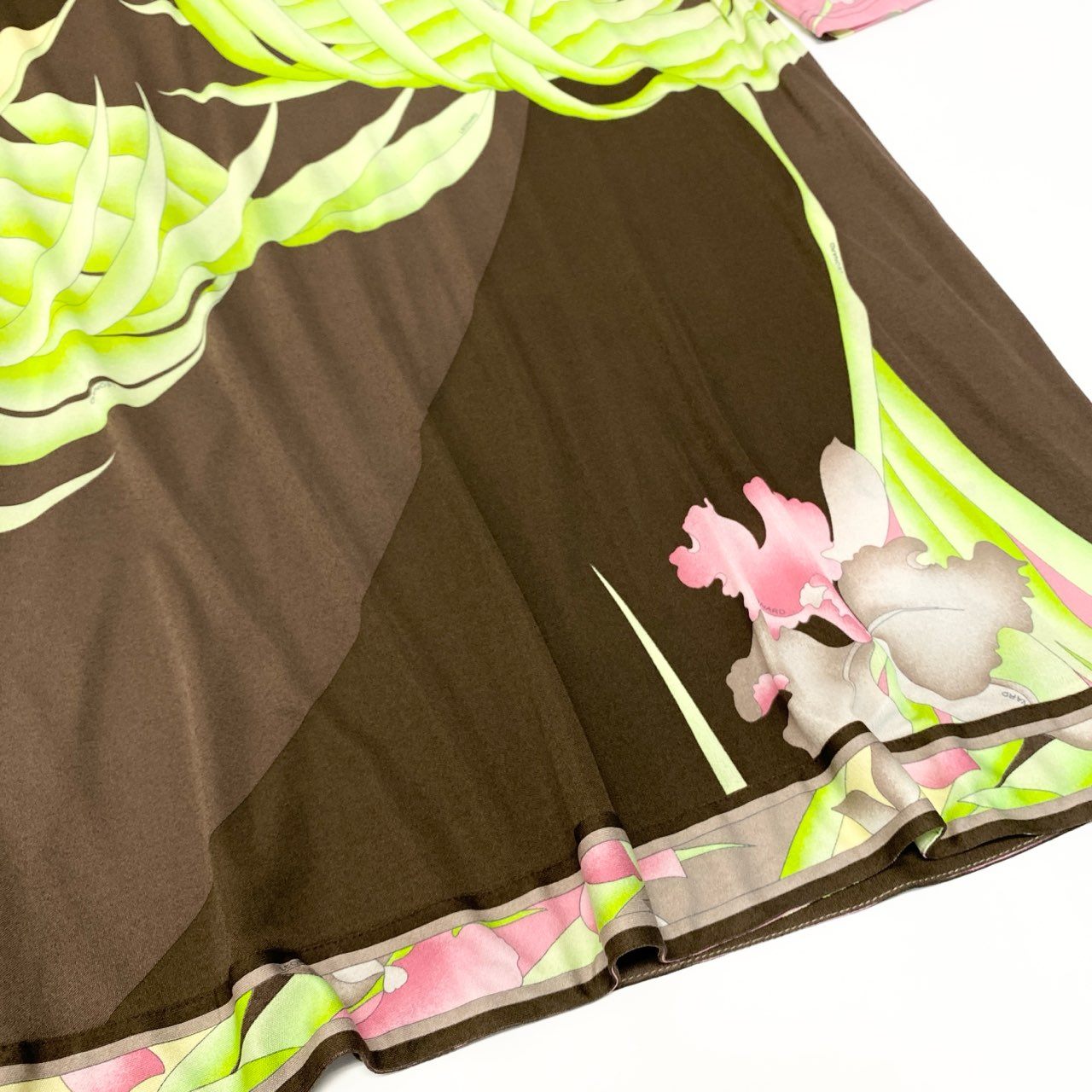 11b6 LEONARD レオナール 九分袖ワンピース 膝丈ワンピース 美しい花柄プリント 44サイズ ブラウン シルク100％ レディース 女性用u02t