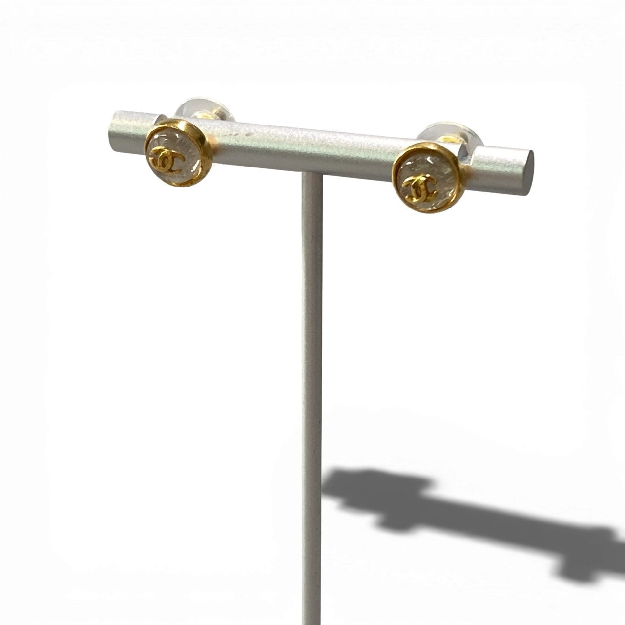 b2 Vintage CHANEL 1997 Coco mark ココマーク Small pierced earrings ピアス レディース 女性用ta1