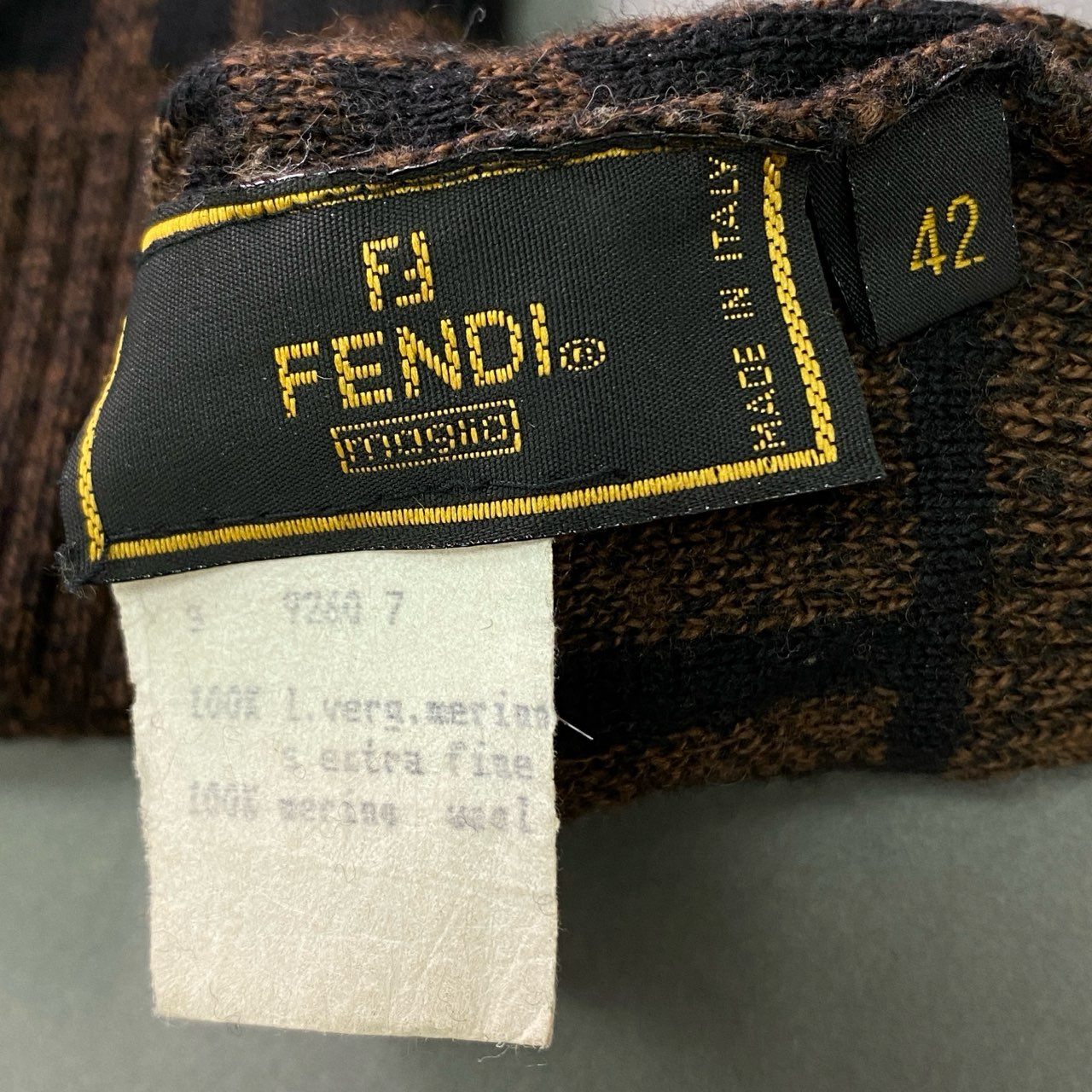 j29 FENDI フェンディ ズッカ柄 メリノウール 手袋 グローブ 42 ブラウン Merino Wool イタリア製