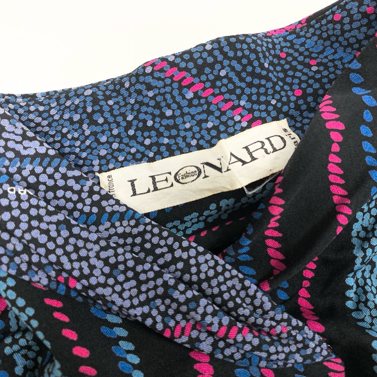 31b11【美品】LEONARD レオナール ロングスリーブワンピース ウエストベルト 総柄 1サイズ マルチカラー シルク100％ レディース 女性用u02t