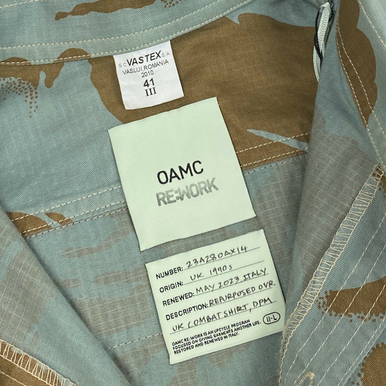 32j3 《未使用品》タグ付 OAMC オーエーエムシー UK COMBAT SHIRT コンバットシャツ 長袖 迷彩柄 カモフラージュ 52-01-34-01005 23A28OAX14 46 Mサイズ マルチカラー コットン メンズo07t