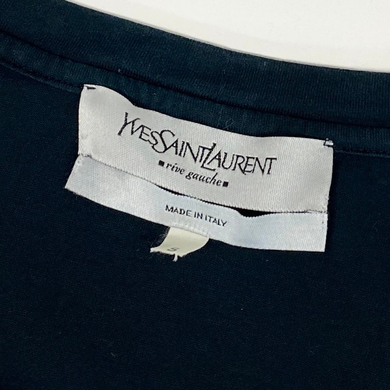 c24 《美品》 YVES SAINT LAURENT rive gauche イヴサンローランリブゴーシュ 半袖カットソー トップス ゴールドロゴ S ブラック コットン レディースu02t