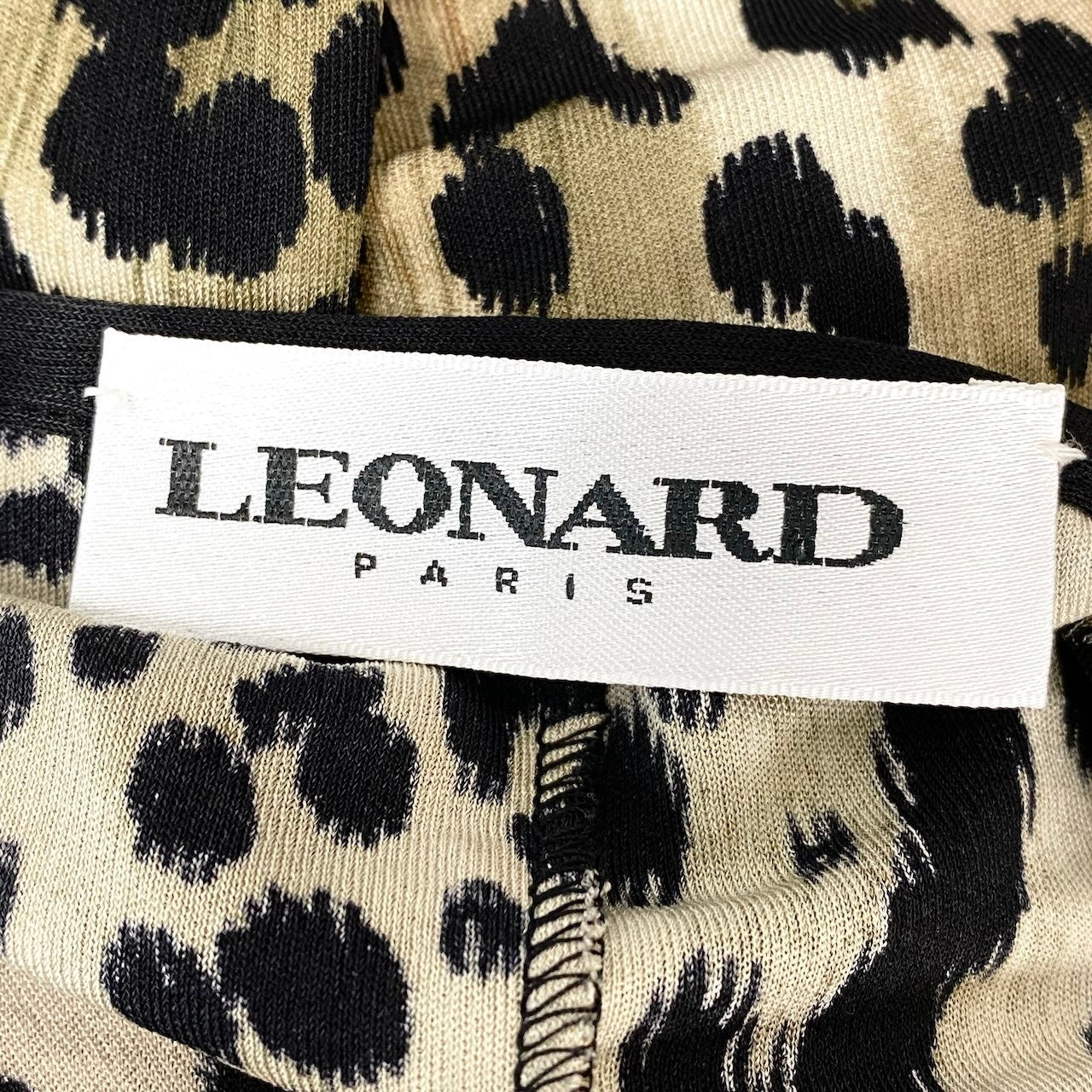 11f16 LEONARD PARIS レオナール ドルマンスリーブカットソー レオパード柄 サイズ40 イタリア製 ベージュ系 ブラック シルク100％ レディース 女性用u02t