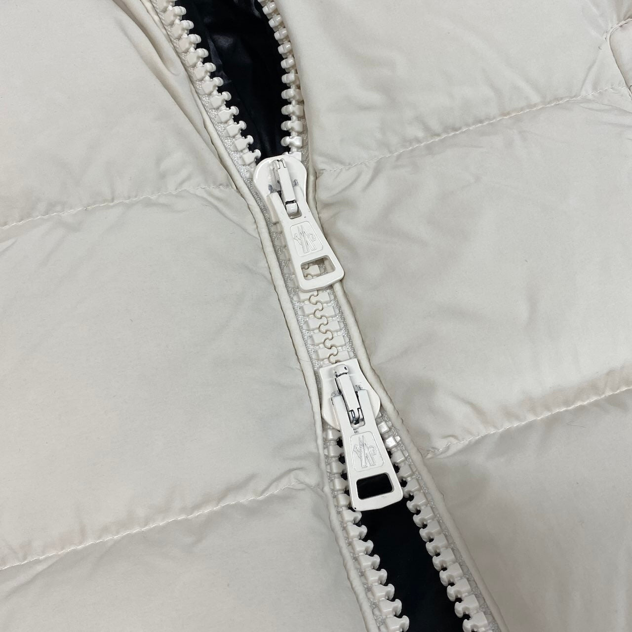 K18c20 MONCLER モンクレール DUBOIS JACKET デュボア ジャケット ダウンジャケット フードロゴ 0 ホワイト レディースsn1