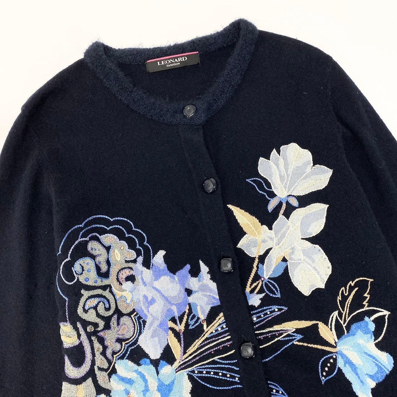 85d9 LEONARD FASHION レオナール ロングスリーブ ニットカーディガン 花柄刺繍 ラインストーン装飾 カシミヤ混 サイズ42 ネイビー レディース 女性用o07t