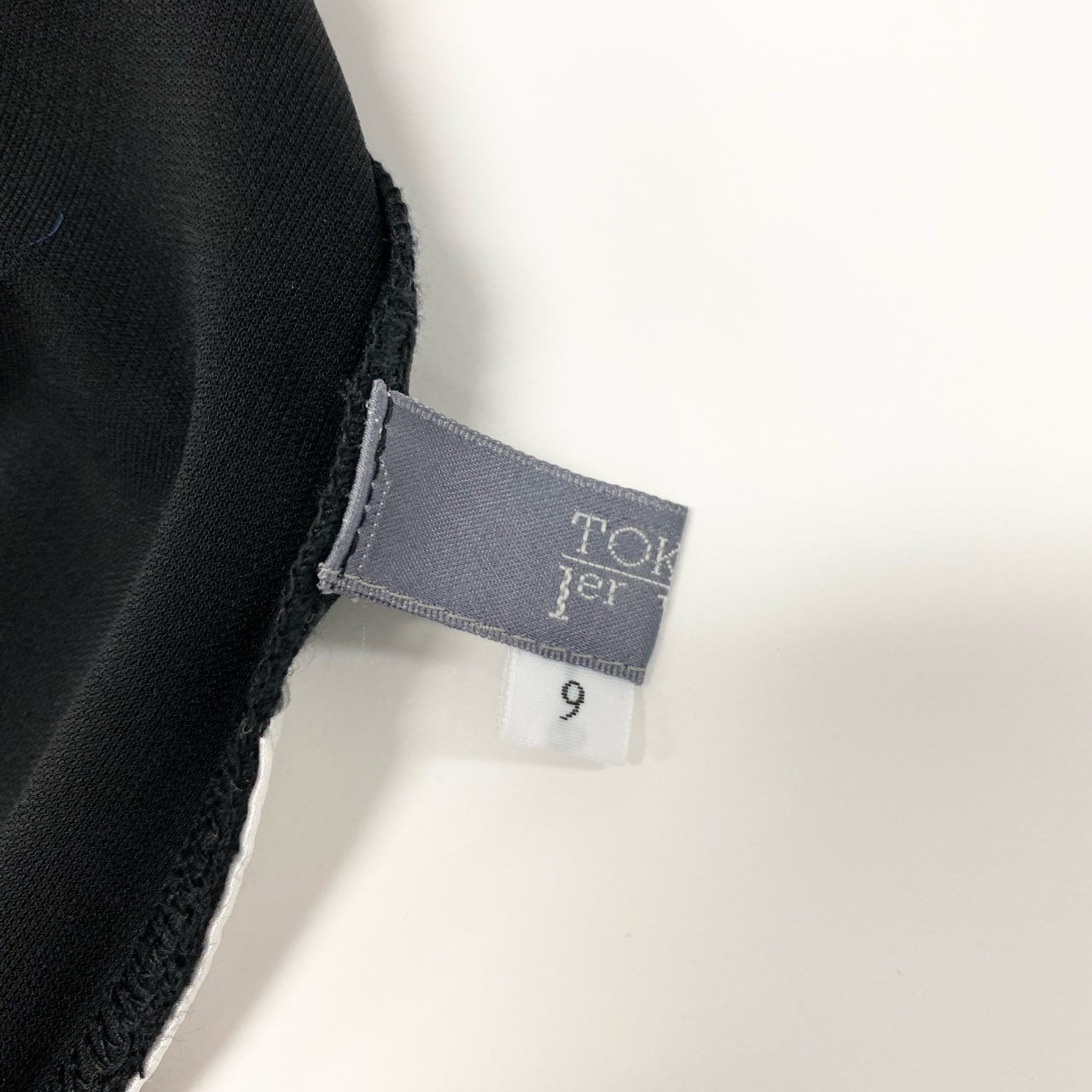 20Ⅼ2《美品》 TOKUKO 1er VOL トクコプルミエヴォル アシンメトリー ジレベスト バックプリント 伸縮ストレッチ レディース 女性用 9 ブラックu02t