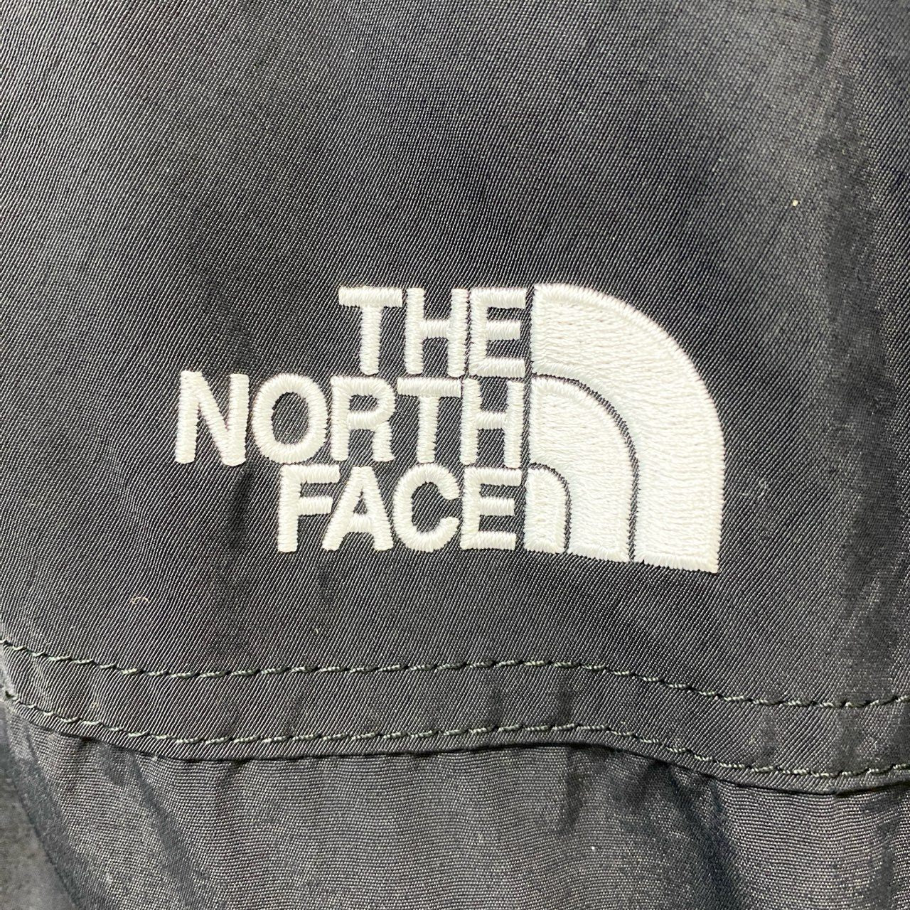 9b18 THE NORTH FACE ザノースフェイス ナイロンジャケット ウインドブレーカー 撥水加工 NP72131 Mサイズ ブラック ナイロン100％ メンズ 男性用u02t