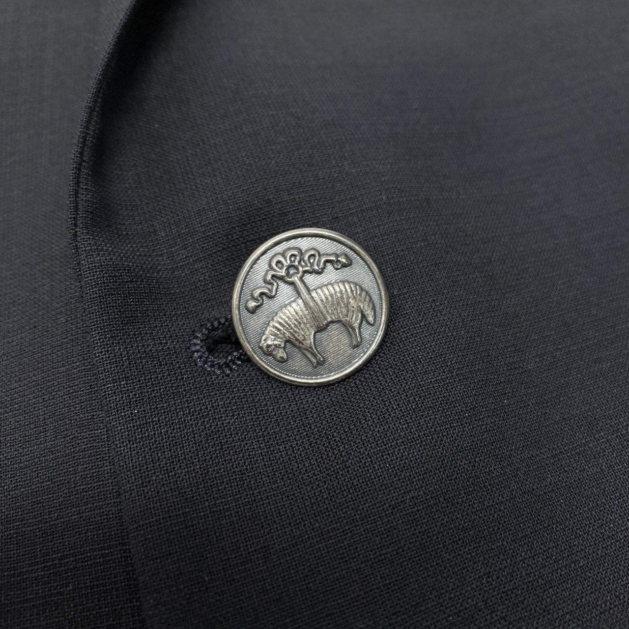 80e1 【美品】 Brooks Brothers ブルックスブラザーズ Fitzgerald テーラードジャケット 背抜き 刻印ボタン  19－10－8871 37SHT ネイビー メンズ 紳士服u02t