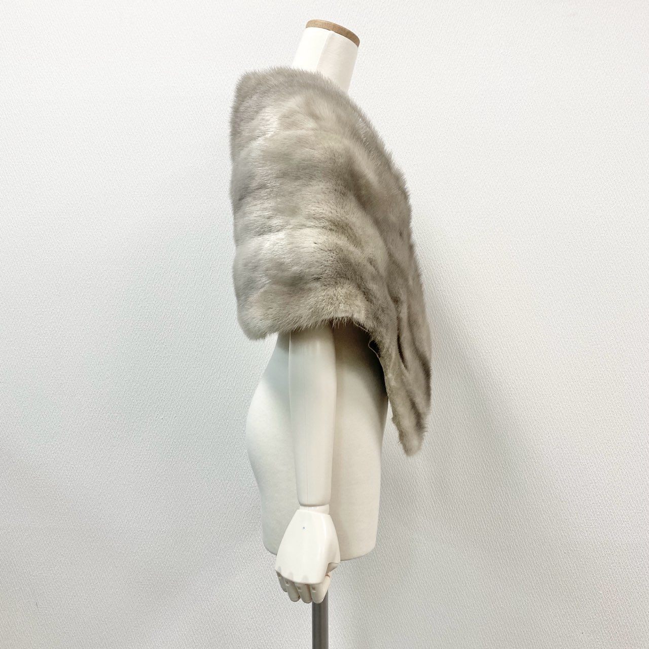 50j23 Fur Couture BEBERY HILLS 最高級毛皮 サファイアミンク ミンクファー 毛皮マフラー 大判ティペット シルバーグレー ミンクファー レディースu02t