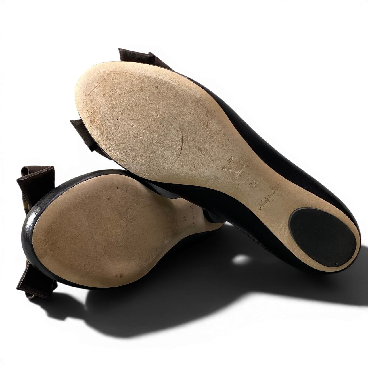 e8 《極美品》 LOUIS VUITTON ルイヴィトン モノグラム リボン フラットシューズ Monogram Ribbon Flat Shoes サイズ36 ブラック レザー 箱付t18r